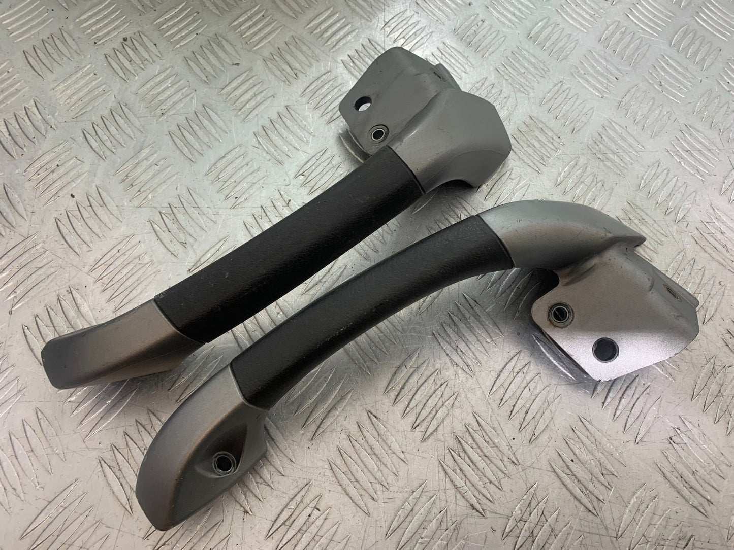 PIAGGIO MP3 250 ie GRAB RAILS  YEAR 2007 (CMB1307)