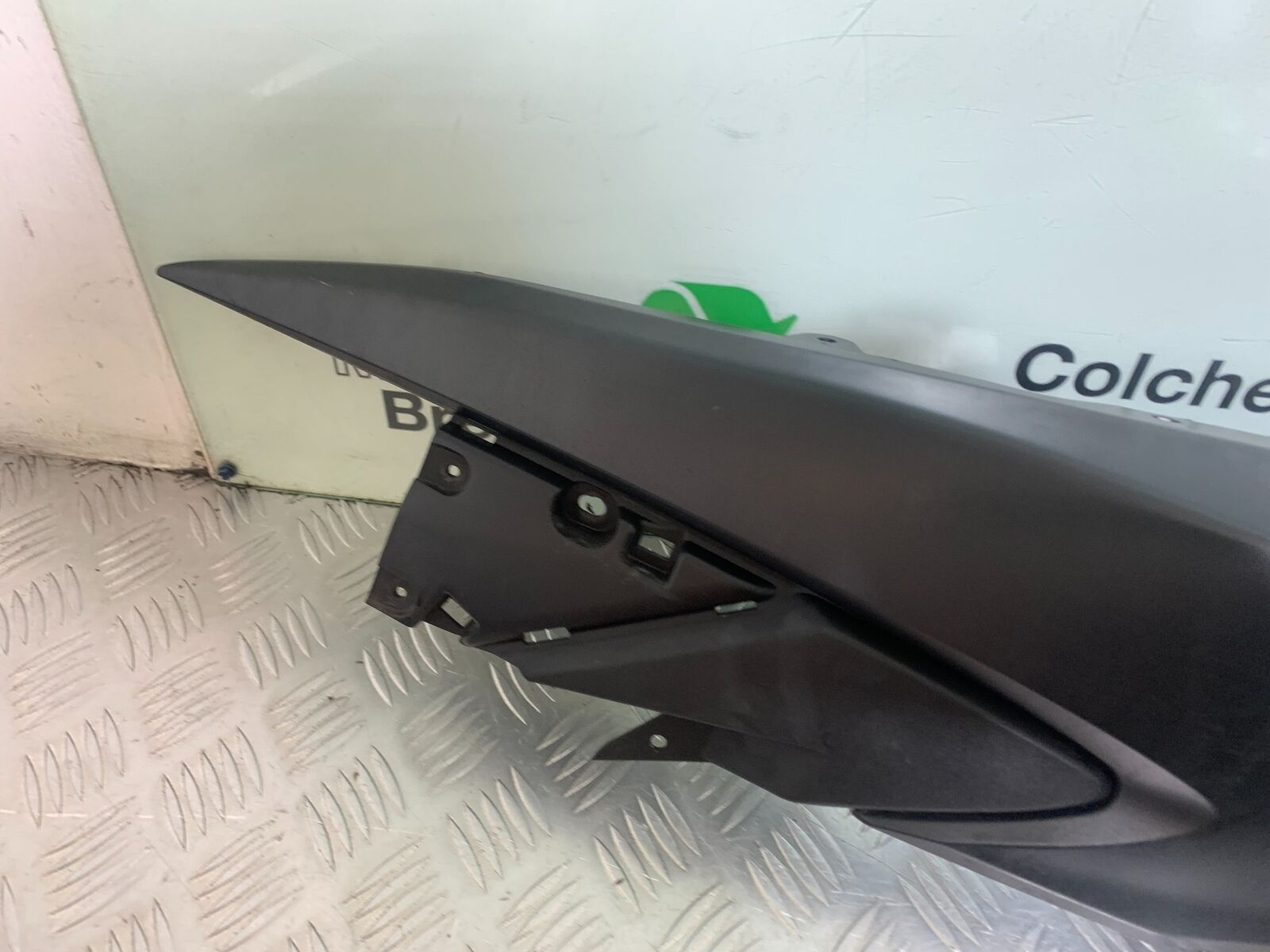 SUZUKI AN400 AN 400 BURGMAN LEFT SEAT PANEL YEAR 2017-2024 (CMB1118)