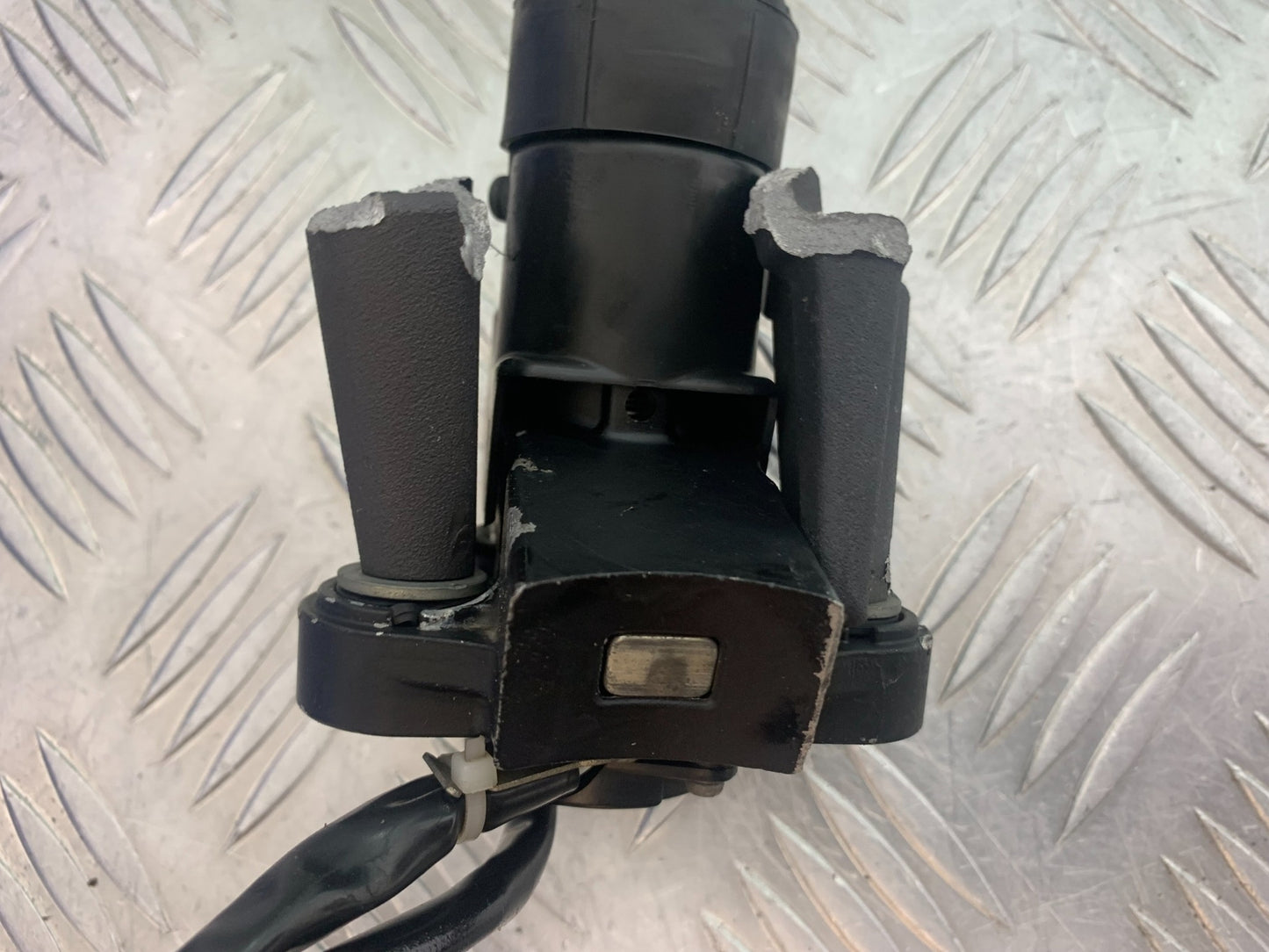KAWASAKI ZX6R ECU LOCKS 2 KEYS YEAR 2009-2012 (CMB1136)