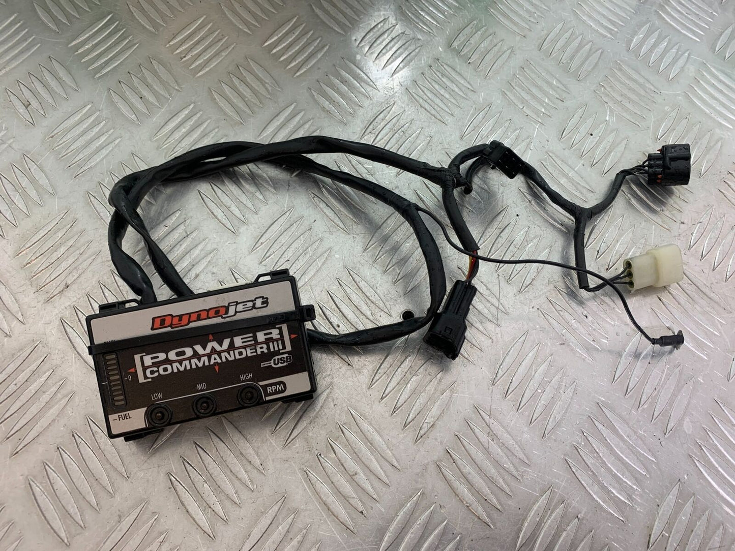 SUZUKI SV1000 SV 1000 K4 POWER COMMANDER 111  YEAR 2003-2007 (CMB1042)