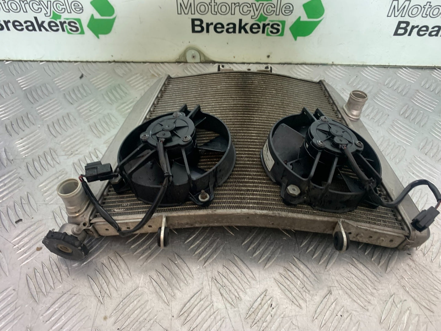 APRILIA TUONO 1000 V4 RADIATOR AND FANS   YEAR 2013-2014  (CMB1239)