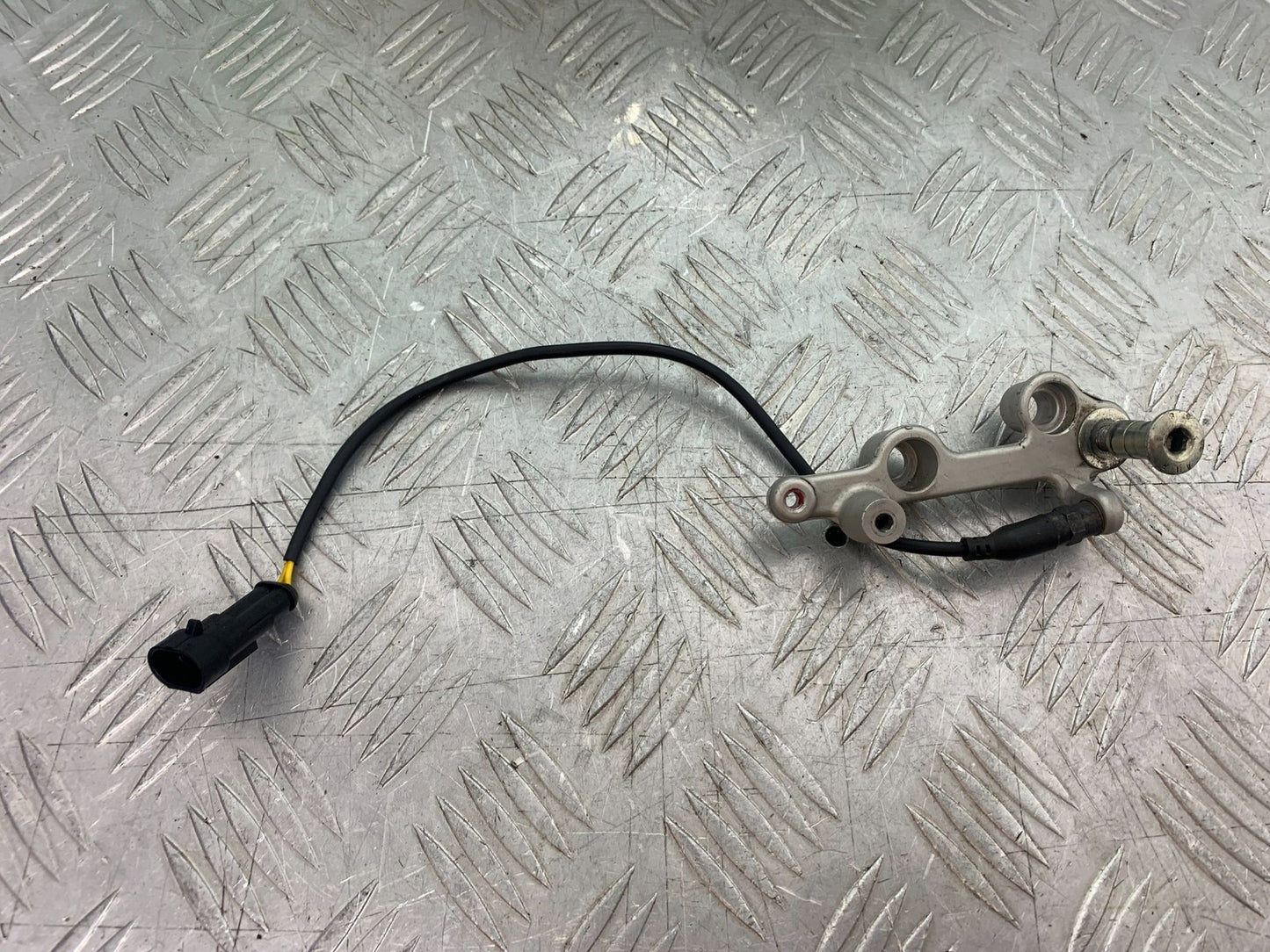 DUCATI 1198 S REAR BRAKE LIGHT SWITCH & BRACKET YEAR 2009-2011 (CMB1219)