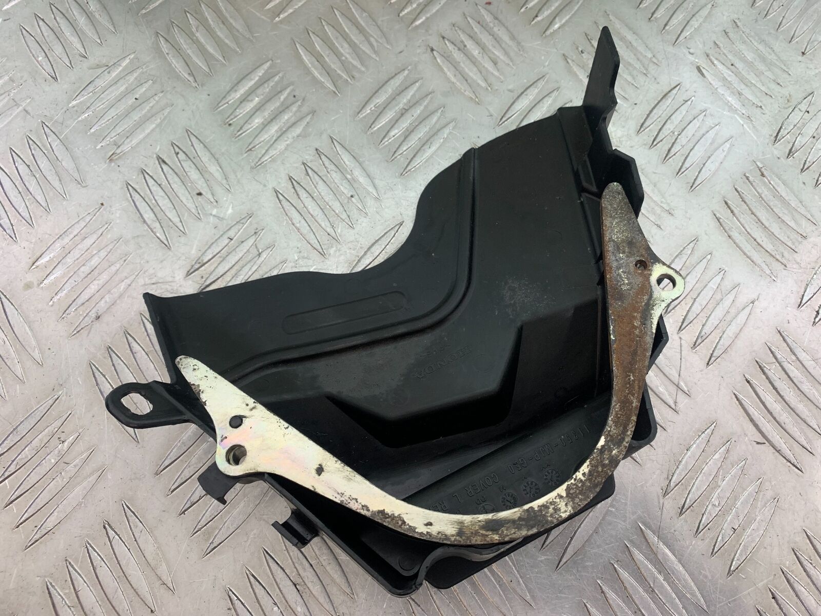 HONDA CRF1000 (DCT) AFRICA TWIN SPROCKET COVER   YEAR 2017 (CMB1030)