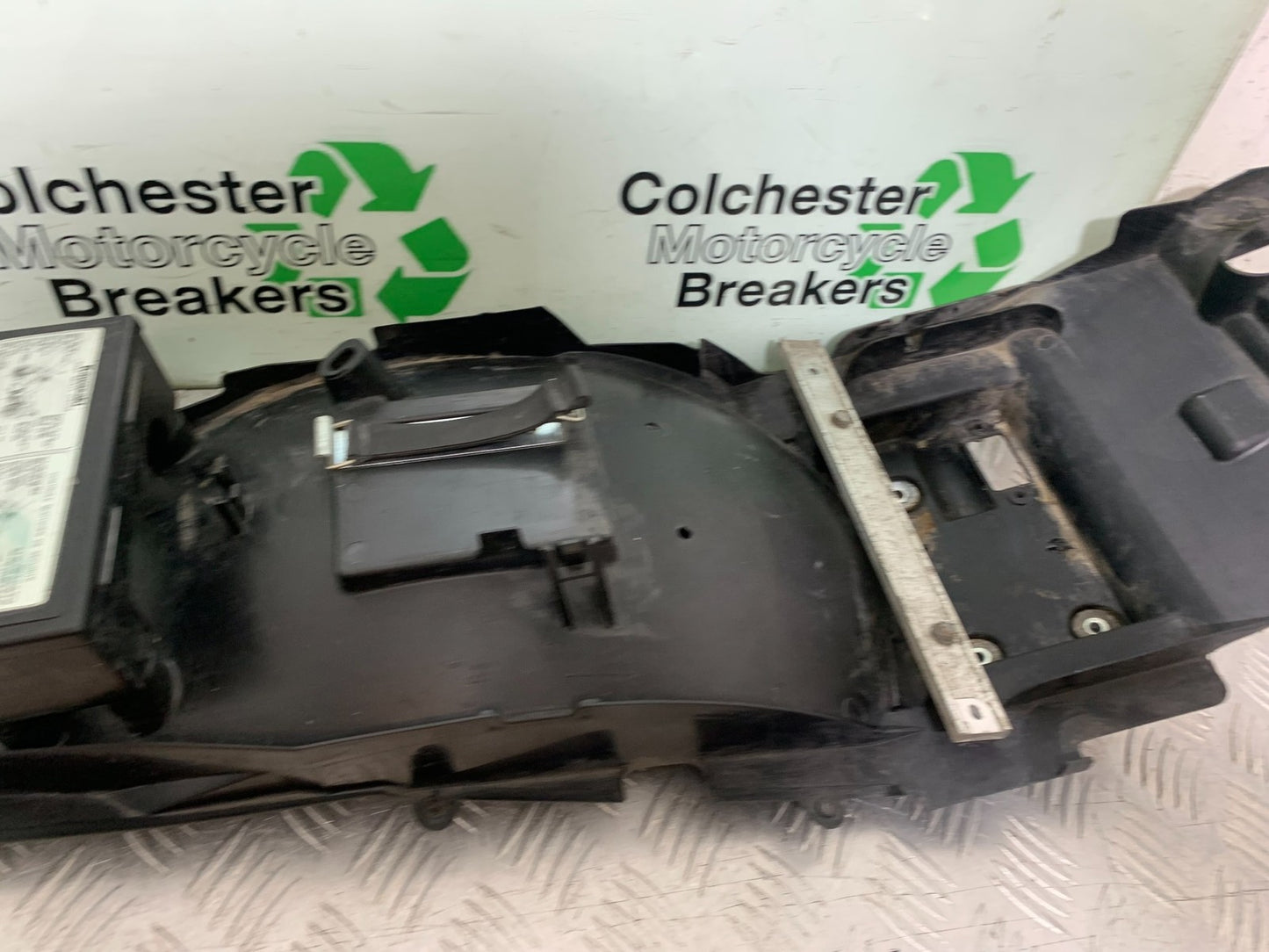 KAWASAKI GTR1400 GTR 1400 UNDRETRAY  YEAR 2007-2009 (CMB1306)