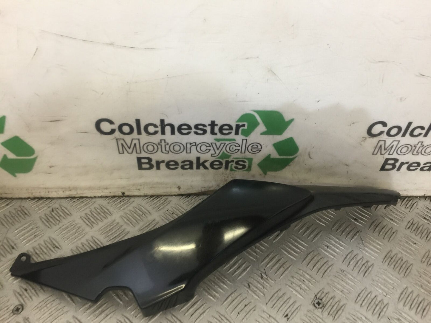 KAWASAKI NINJA 650 LEFT SEAT PANEL  YEAR 2020 (STOCK 726)