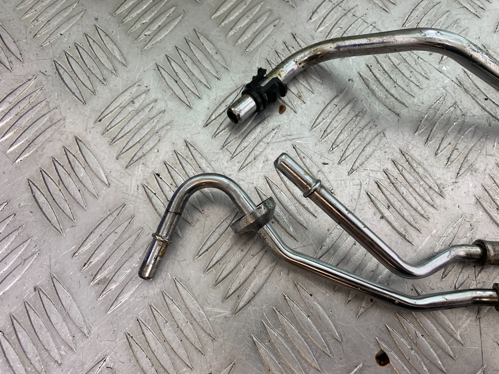 HARLEY DAVIDSON FXS BLACKLINE 1585 OIL LINES  YEAR 2012 (CMB1147)