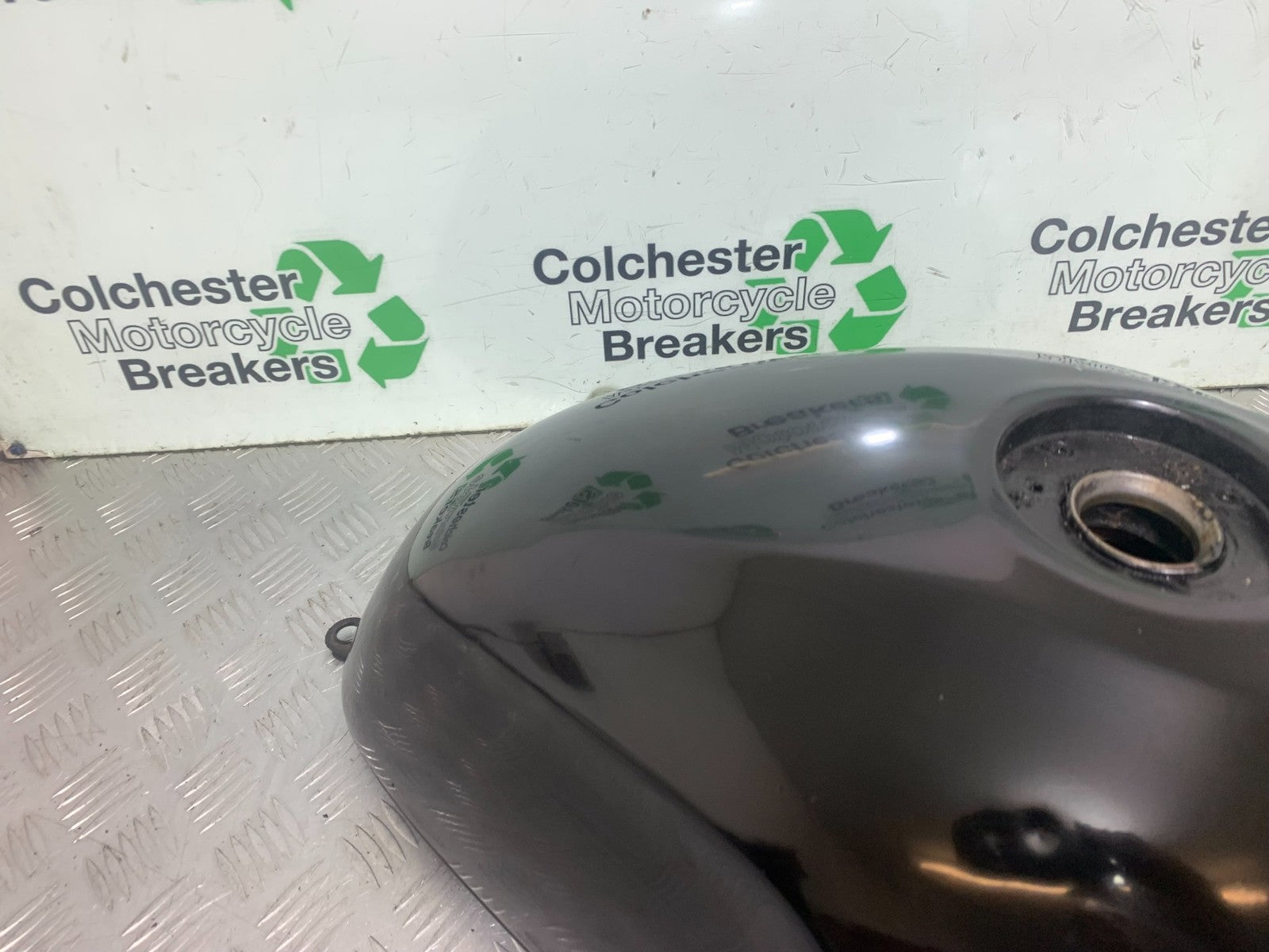 SUZUKI GSX750 INAZUMA PETROL TANK  YEAR 1998-2003 (CMB1308)