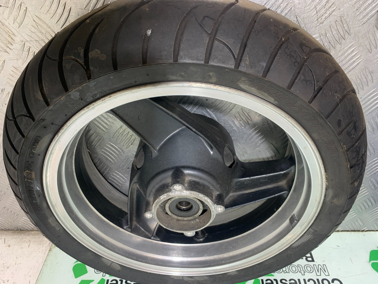 KAWASAKI ZZR1100 D REAR WHEEL  YEAR 1993-2001 (CMB1289)