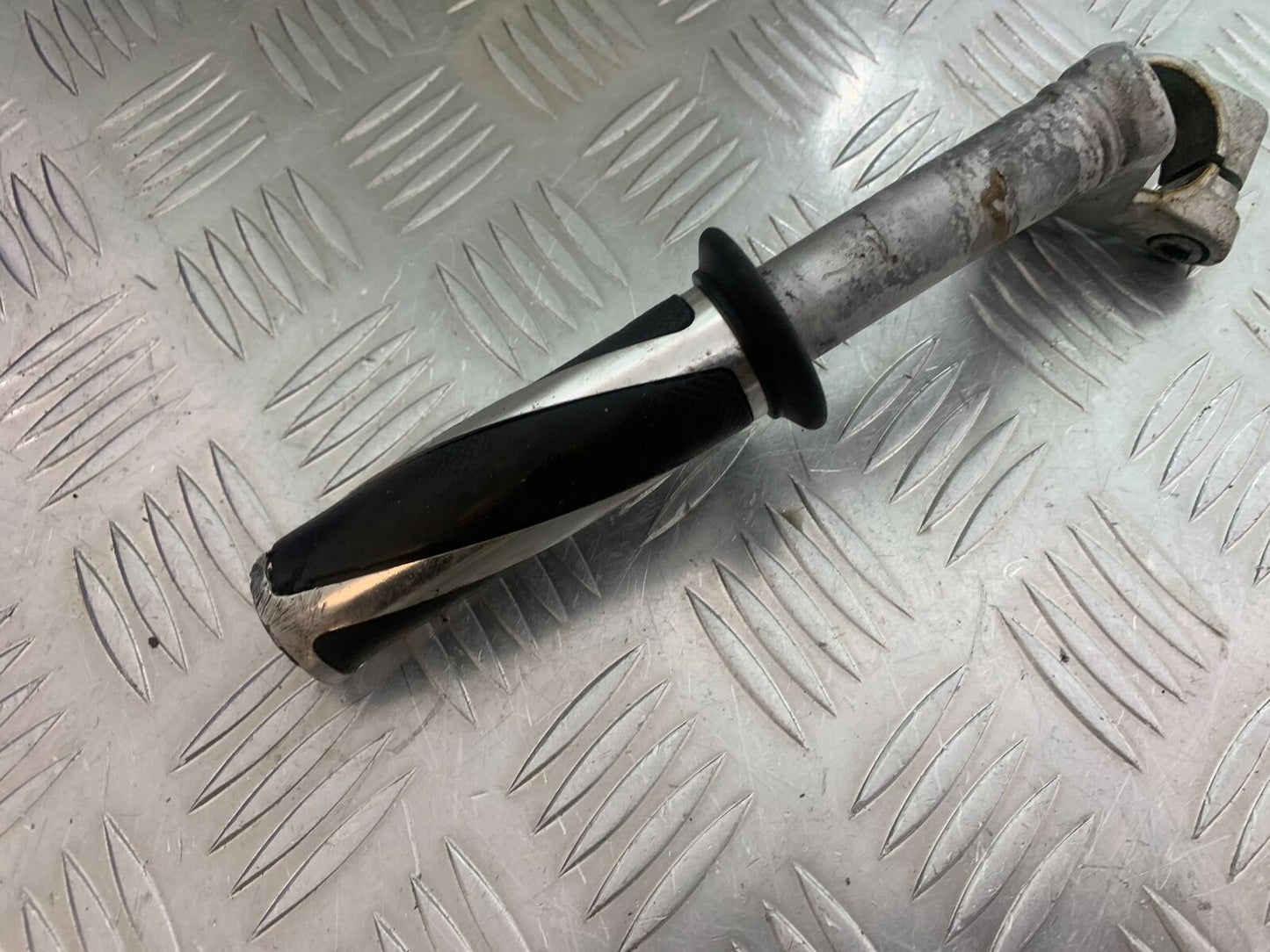HONDA CBR125 CBR 125 LEFT HANDLEBAR YEAR 2004-06  (CMB1040)