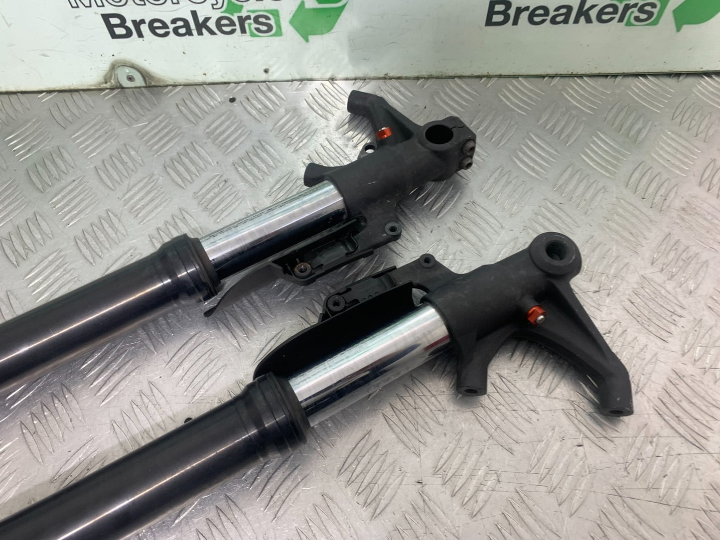 TRIUMPH 675 STREET TRIPLE RX FORKS   2015- 2017 (CMB1299)