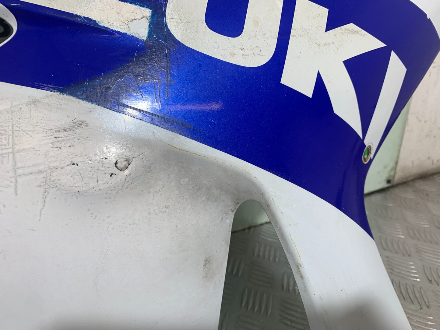 SUZUKI GSXR600 GSXR 600 K1 K2 K3 RIGHT FAIRING PANEL   1999-03 (CMB1284)