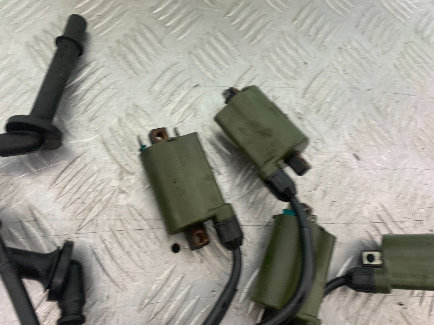 HONDA VFR800 PRE V-TEC COILS AND CAPS   YEAR 1998-2001 (CMB1233)