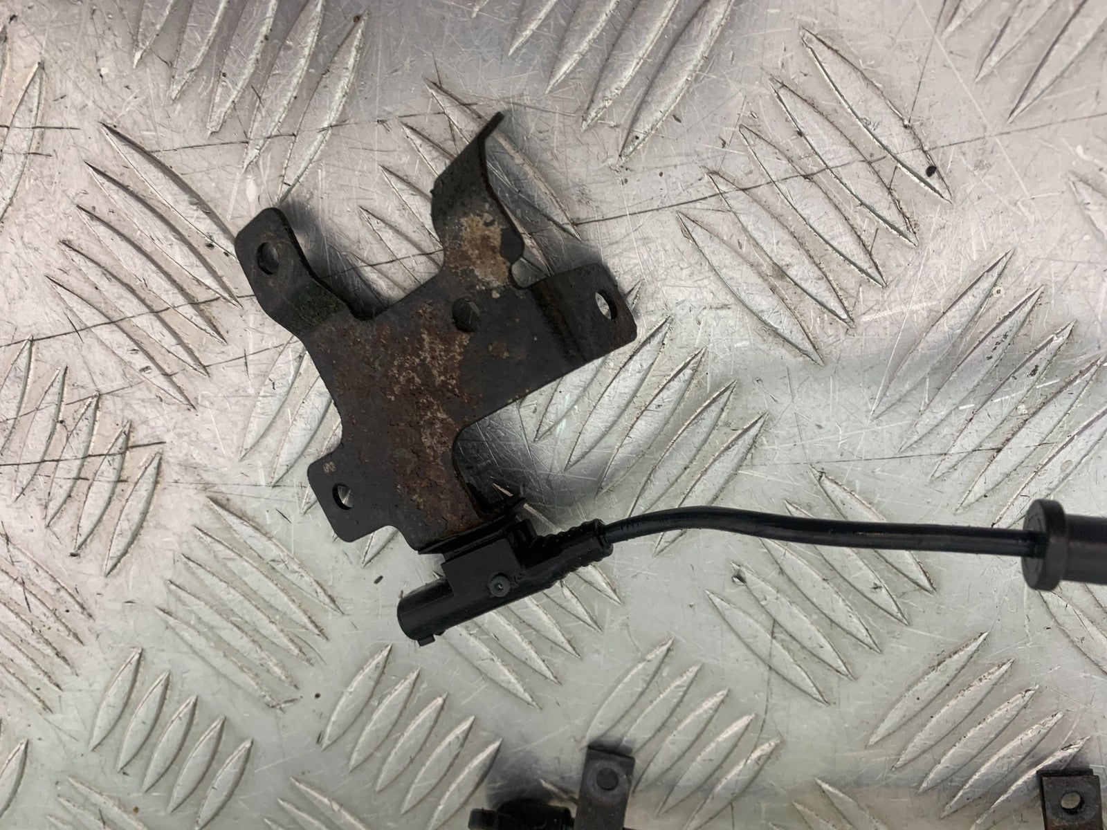 PIAGGIO VESPA GTS 125 REAR ABS SENSOR  YEAR 2009-2014  (CMB1261)