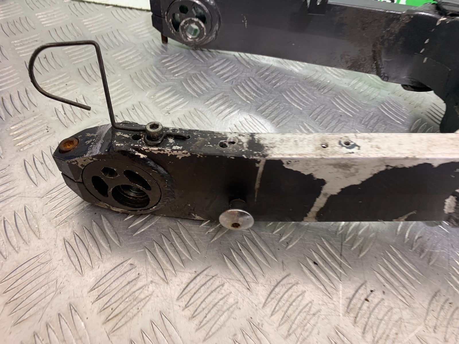 KAWASAKI ZZR1100 D SWINGARM   YEAR 1993-2001 (CMB1189)