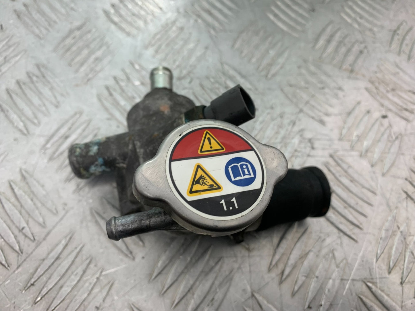 HONDA NT 700 V DEAUVILLE RADIATOR CAP & HOUSING   YEAR 2006-2010 (CMB1298)