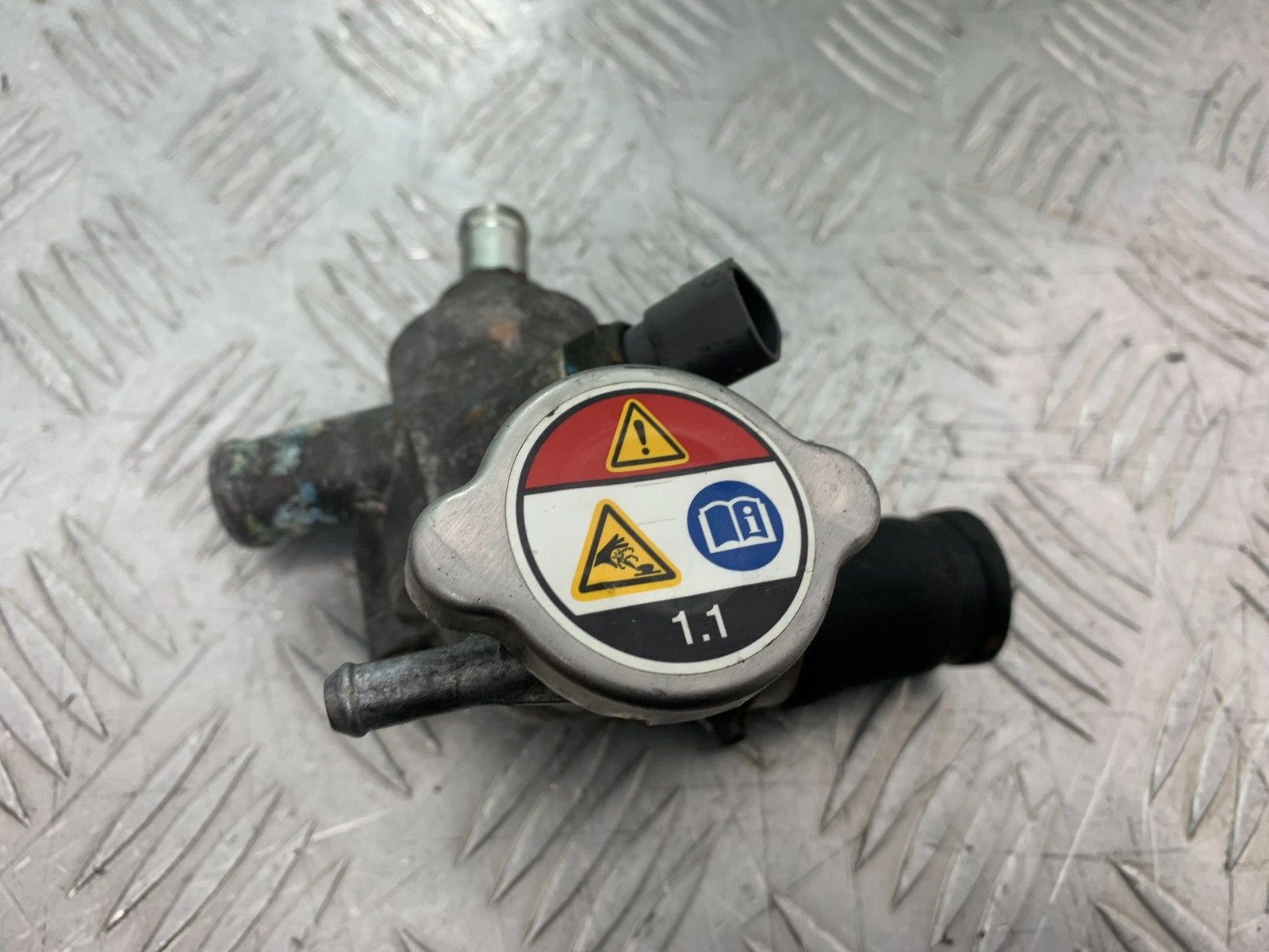 HONDA NT 700 V DEAUVILLE RADIATOR CAP & HOUSING   YEAR 2006-2010 (CMB1298)