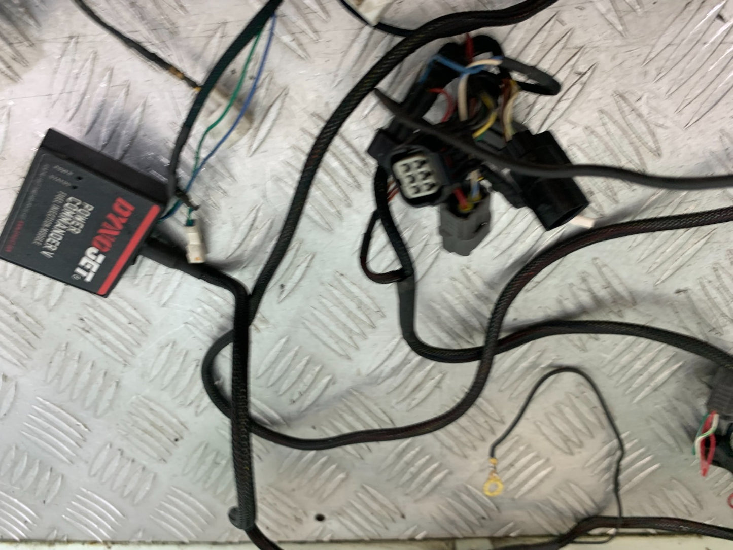 HONDA CBR1000 RR  QUICK SHIFER POWER COMMANDER YEAR 2008-2011 (CMB1330)
