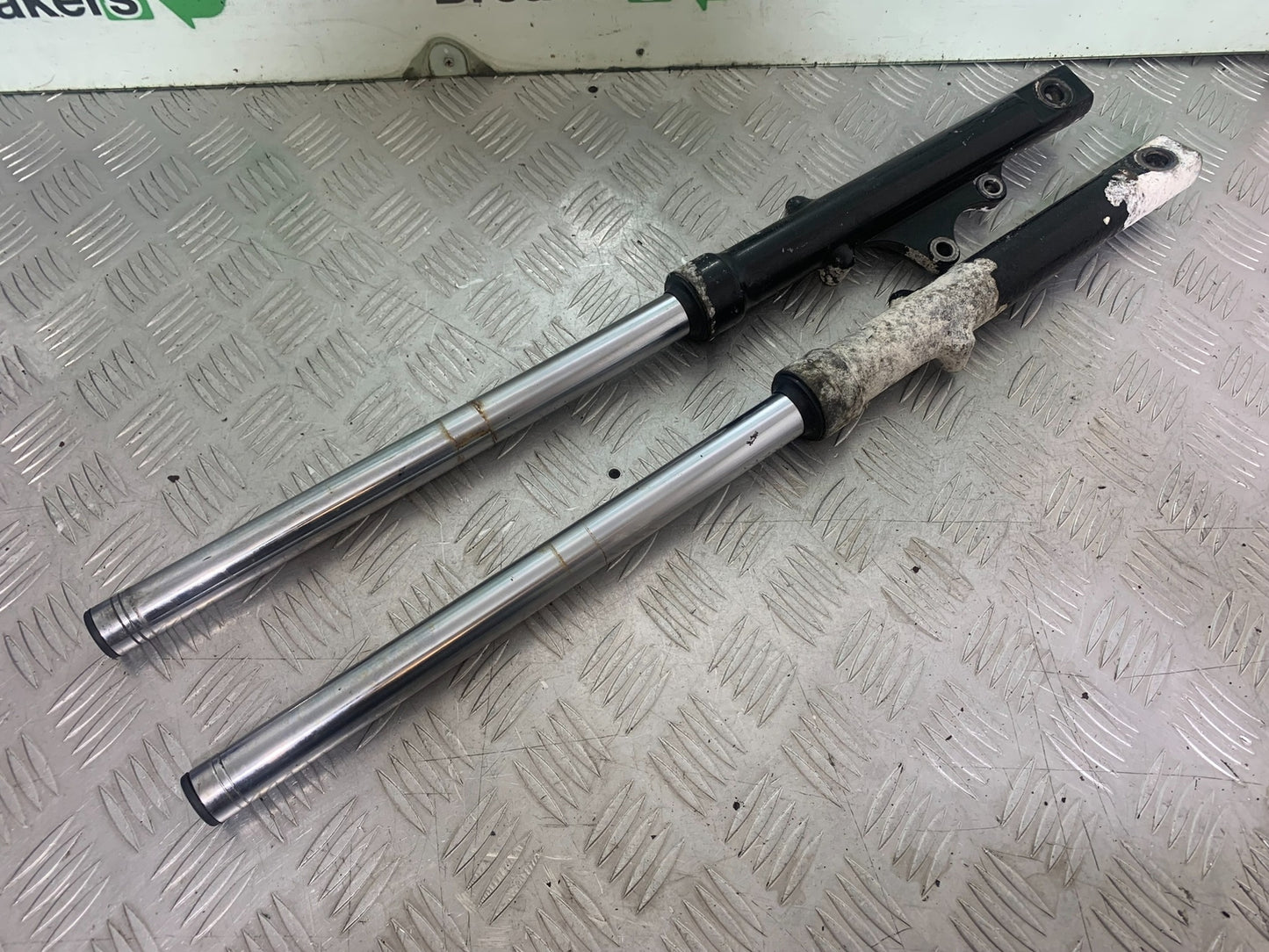 YAMAHA YBR125 YBR 125 FORKS   YEAR 2010-2017 (CMB1163)