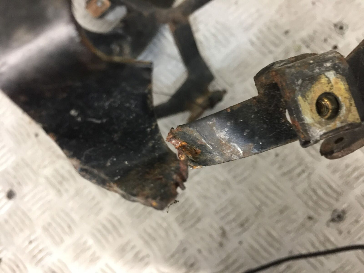 BMW K1200 RS K1200 RS FAIRING BRACKET  YEAR 2000 (STOCK 856)