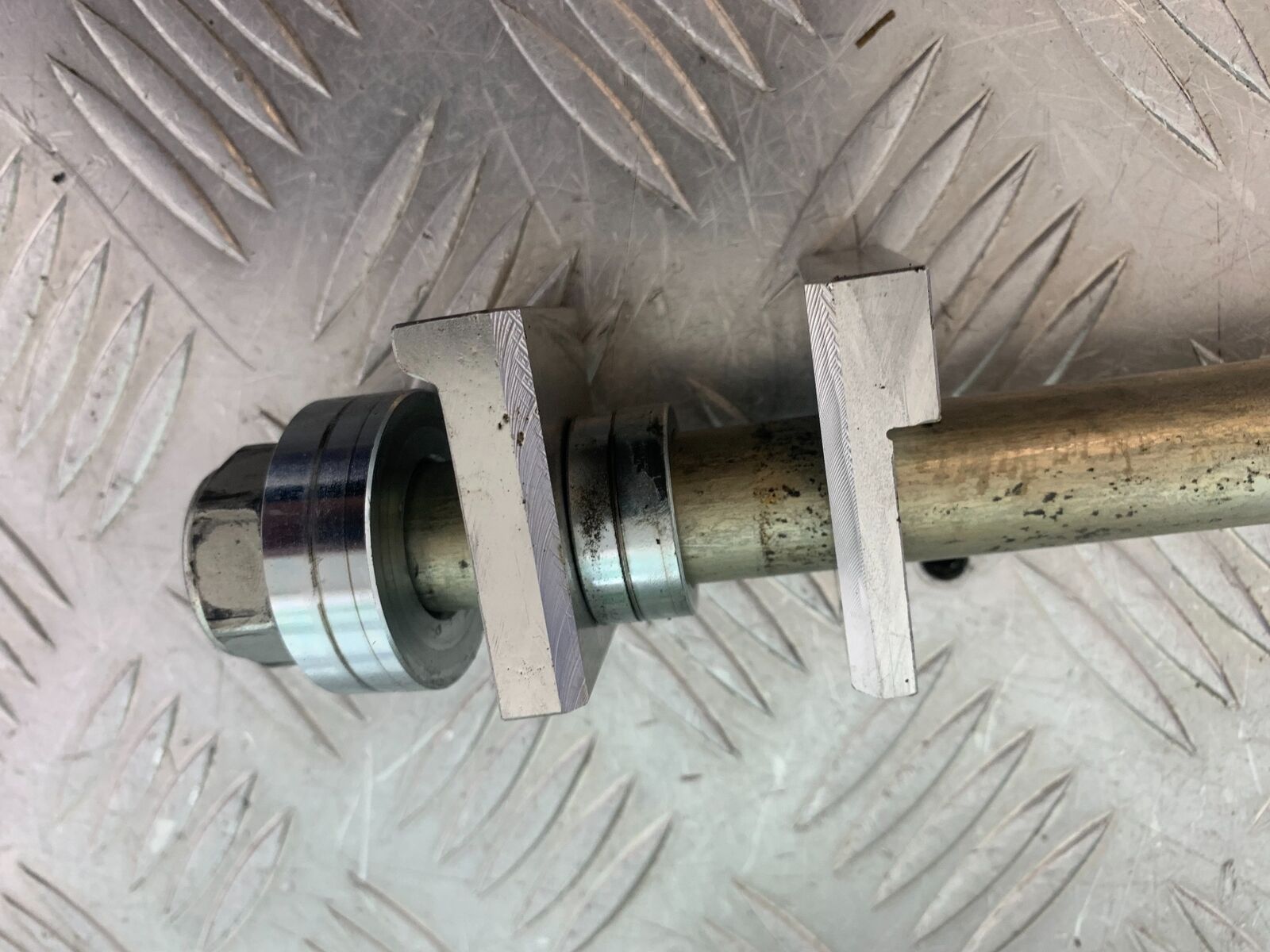 YAMAHA XSR900 XSR 900 REAR WHEEL SPINDLE    YEAR 2021-2022 (CMB1073)