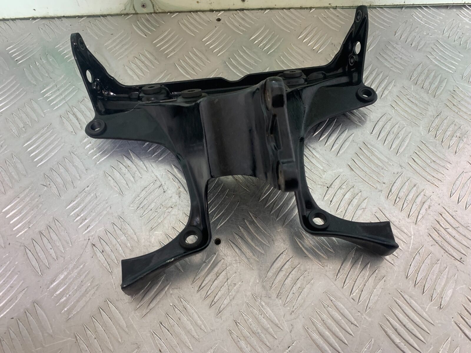 TRIUMPH 1050 SPRINT ST FAIRING BRACKET YEAR 2004-2007 (CMB1089)