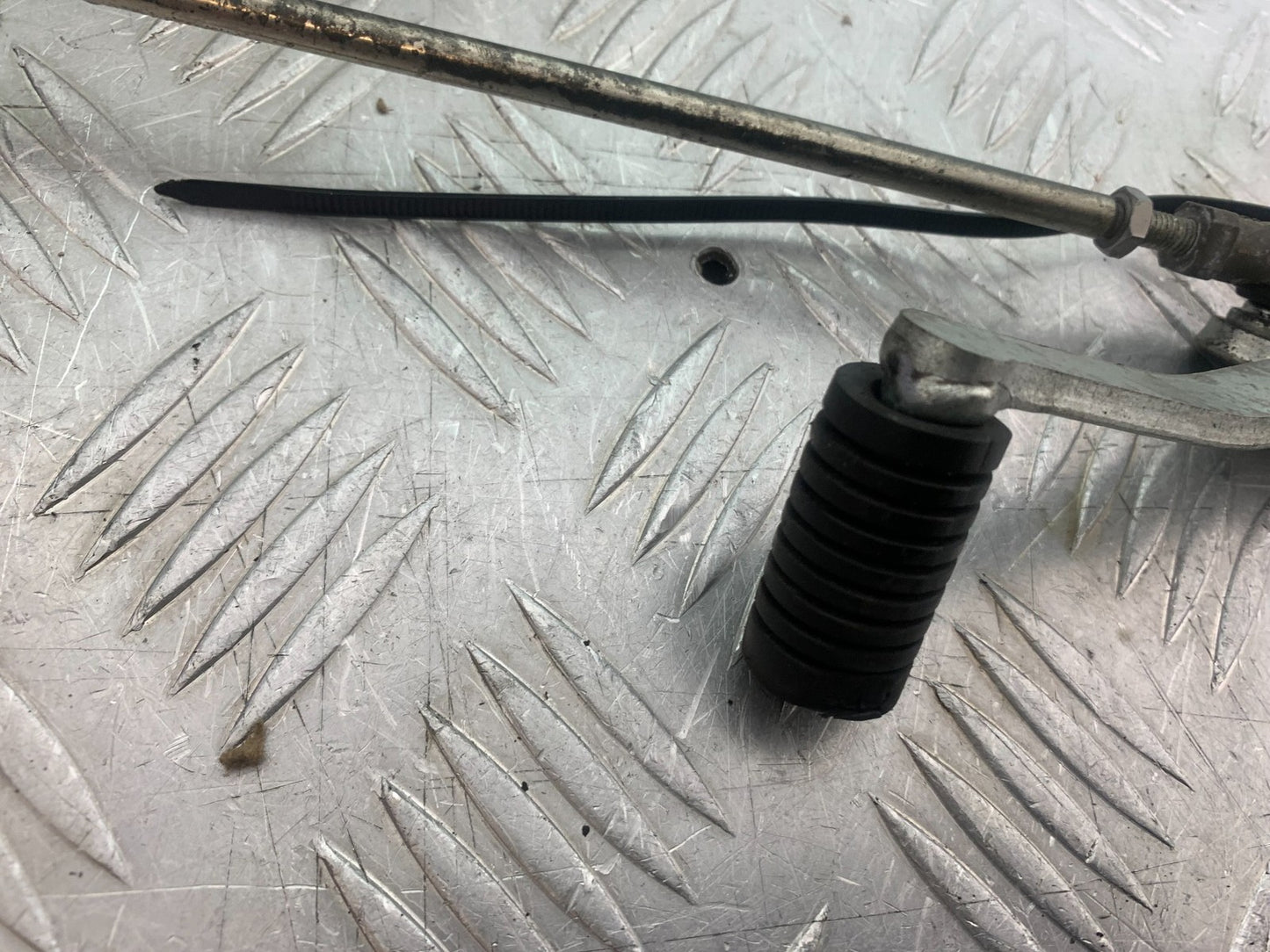 YAMAHA YZF R7 GEAR LEVER YEAR 2022-2025 (CMB1255)