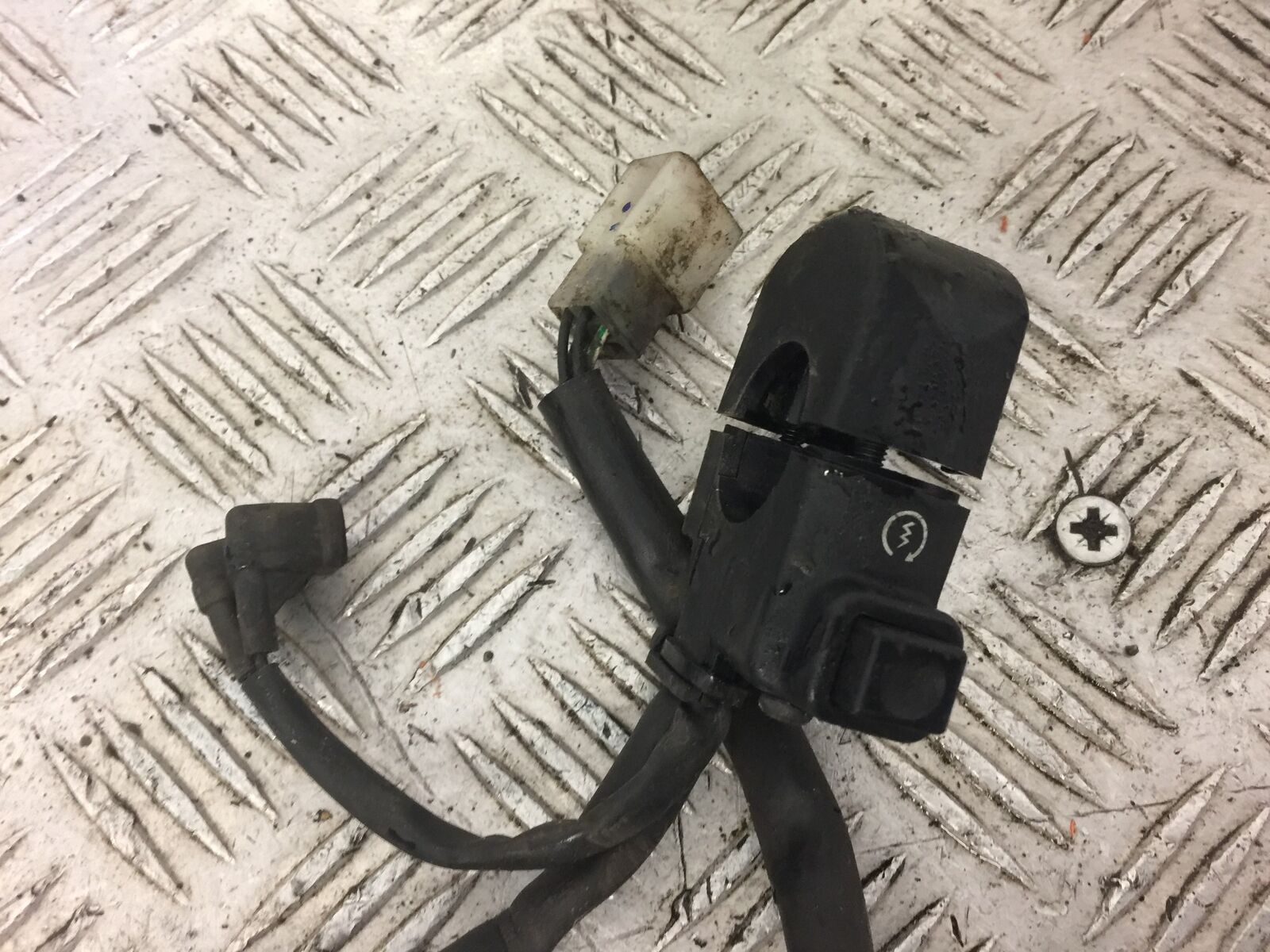 HONDA CBR125 CBR 125 RIGHT SWITCH GEAR  YEAR 2011-2017 (STOCK 518)