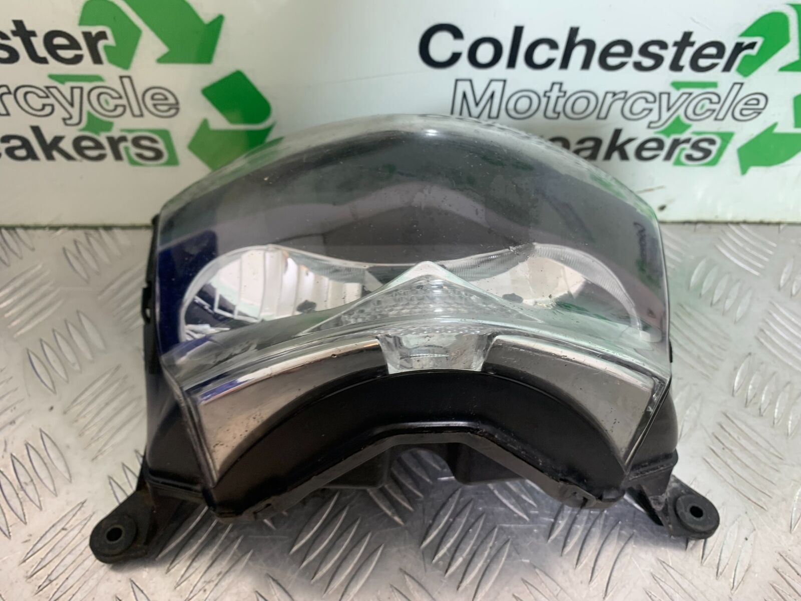 KAWASAKI Z750 Z 750 HEADLIGHT   YEAR 2004-2006  (CMB1104)