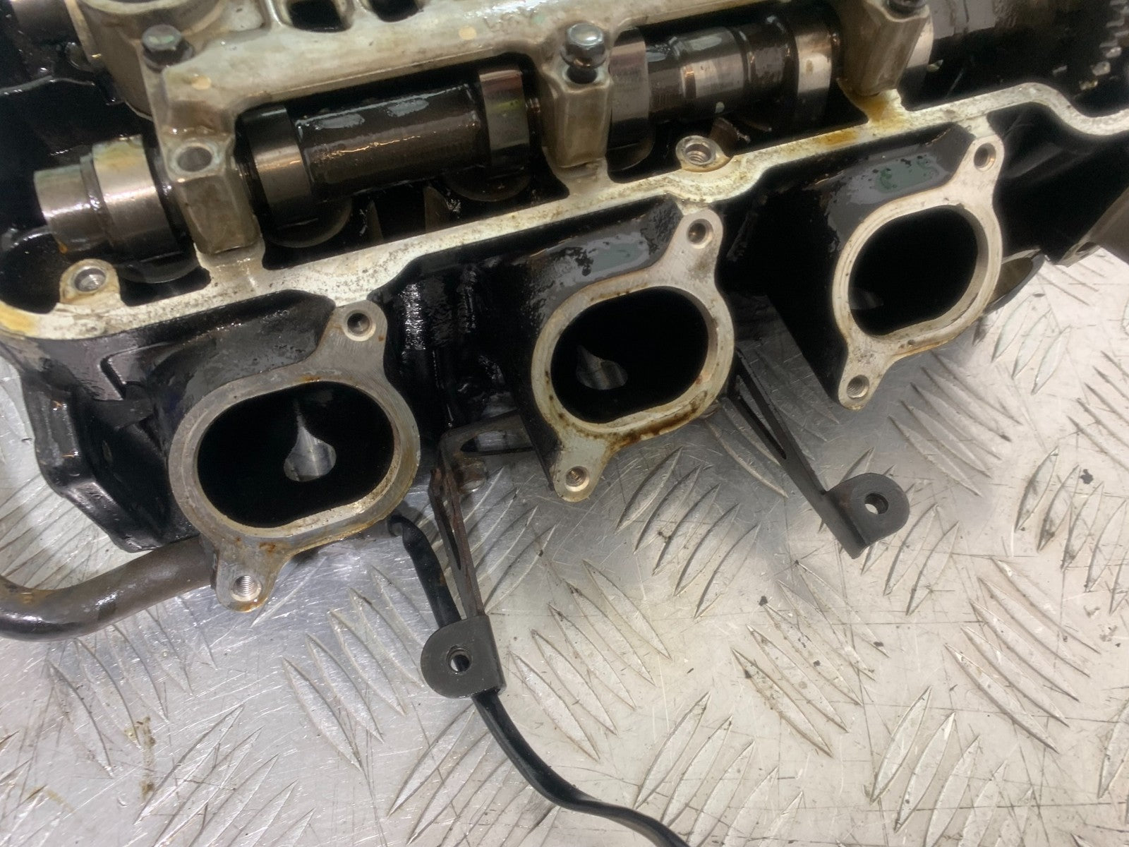 TRIUMPH 1050 SPRINT GT CYLINDER HEAD AND CAMSHAFTS   YEAR 2010-2016 (CMB1250)