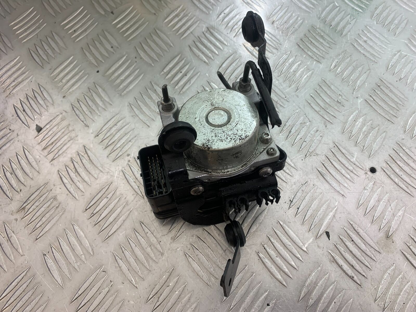 TRIUMPH TIGER 800 ABS PUMP YEAR 2011-2014 (CMB1113)