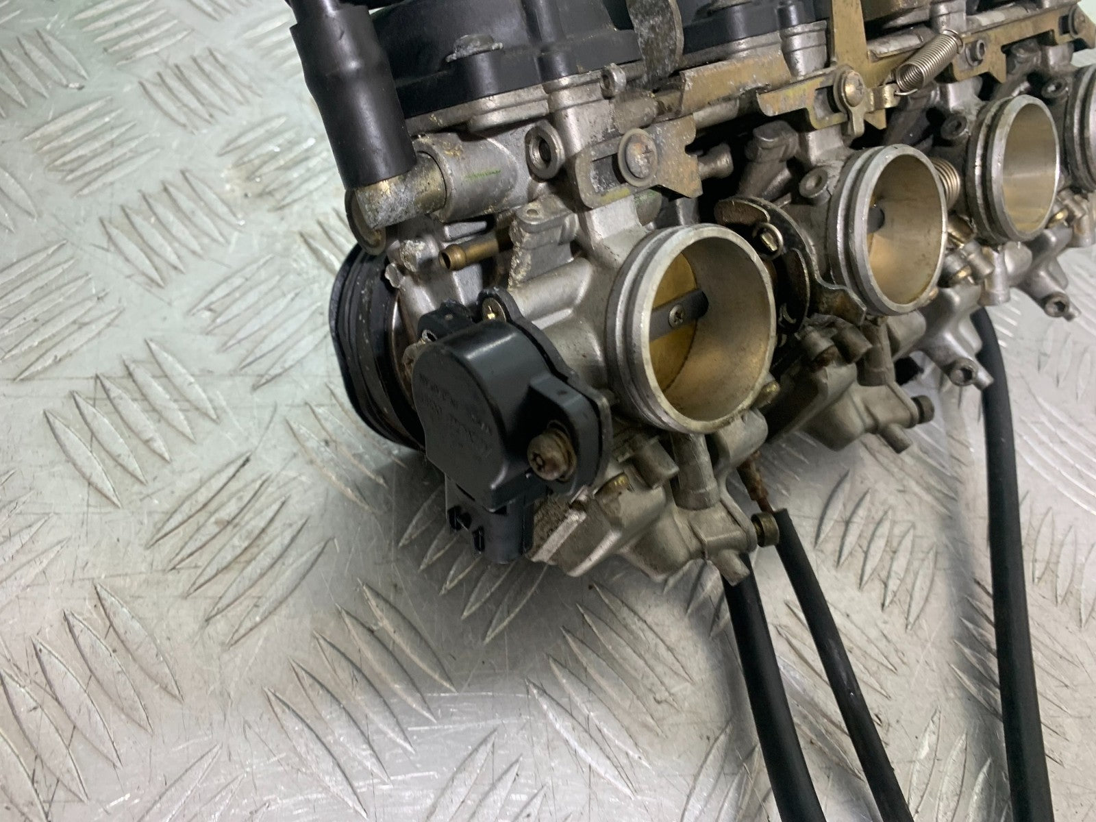 YAMAHA YZF R1 4XV CARBS   YEAR 1998-99 (CMB1291)