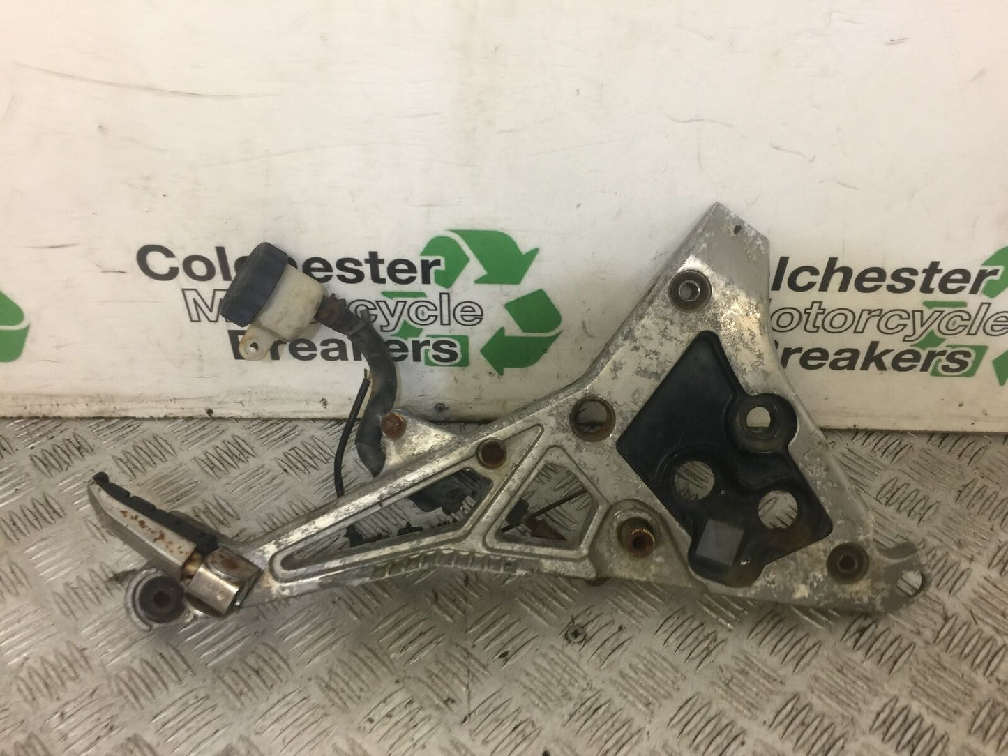 YAMAHA FJ1200 FJ 1200 RIGHT HANGER YEAR 1988 (STOCK 653)