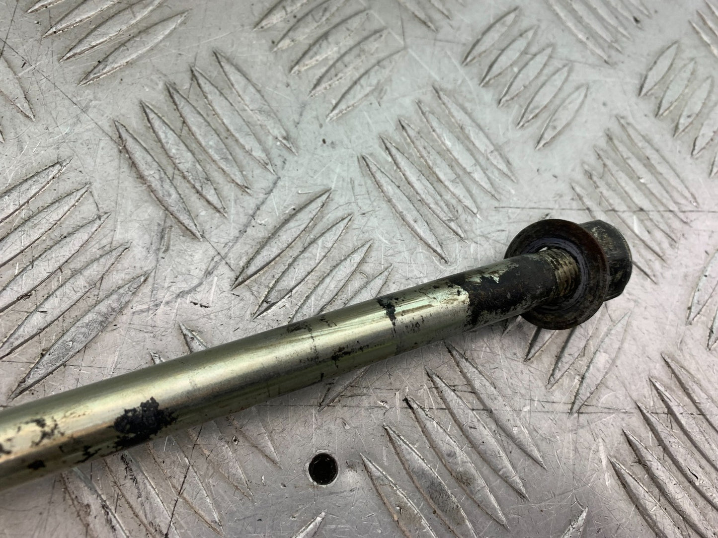 KTM DUKE 125 REAR WHEEL SPINDLE  YEAR 2017-2022 (CMB1274)
