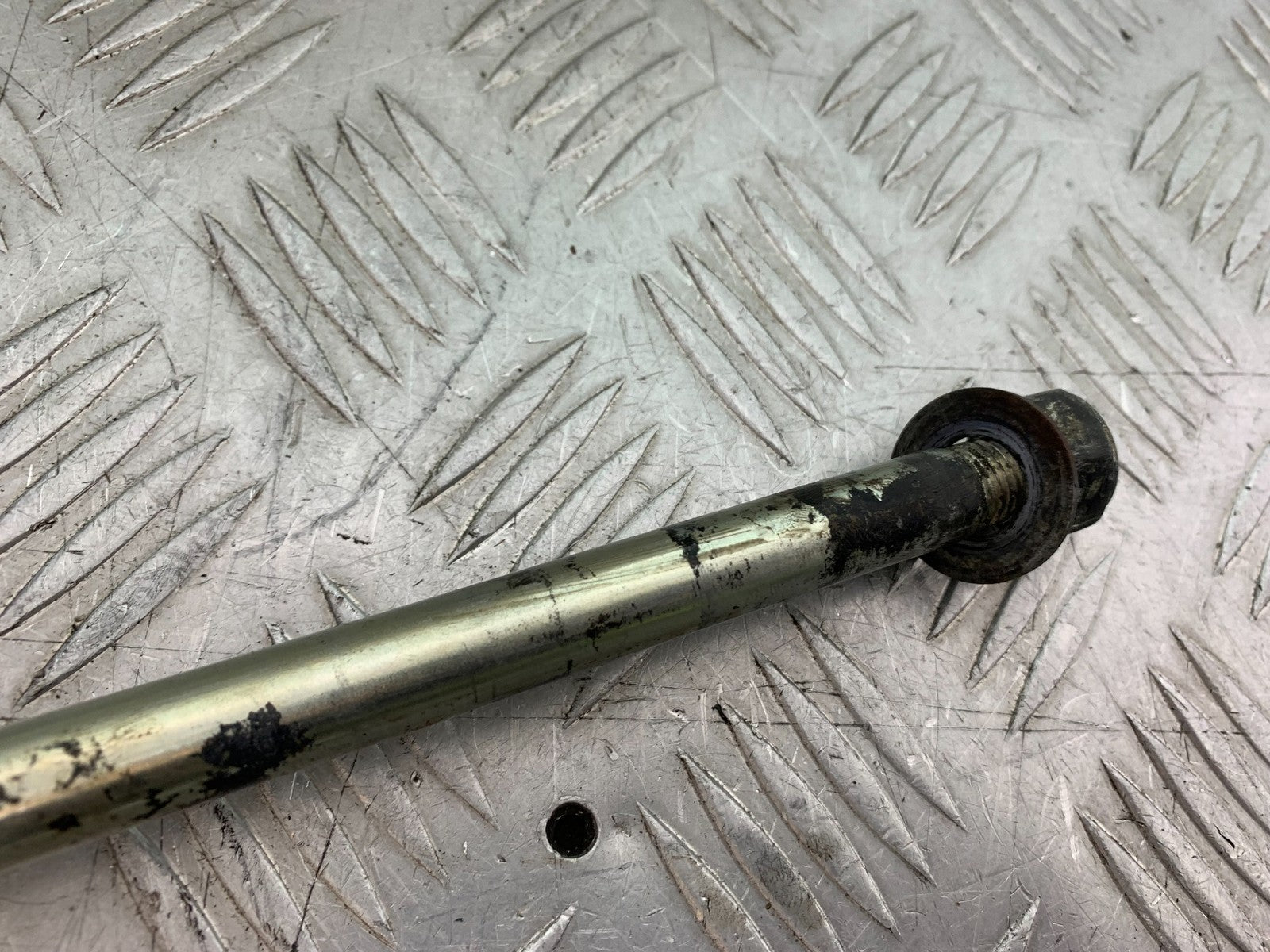 KTM DUKE 125 REAR WHEEL SPINDLE  YEAR 2017-2022 (CMB1274)