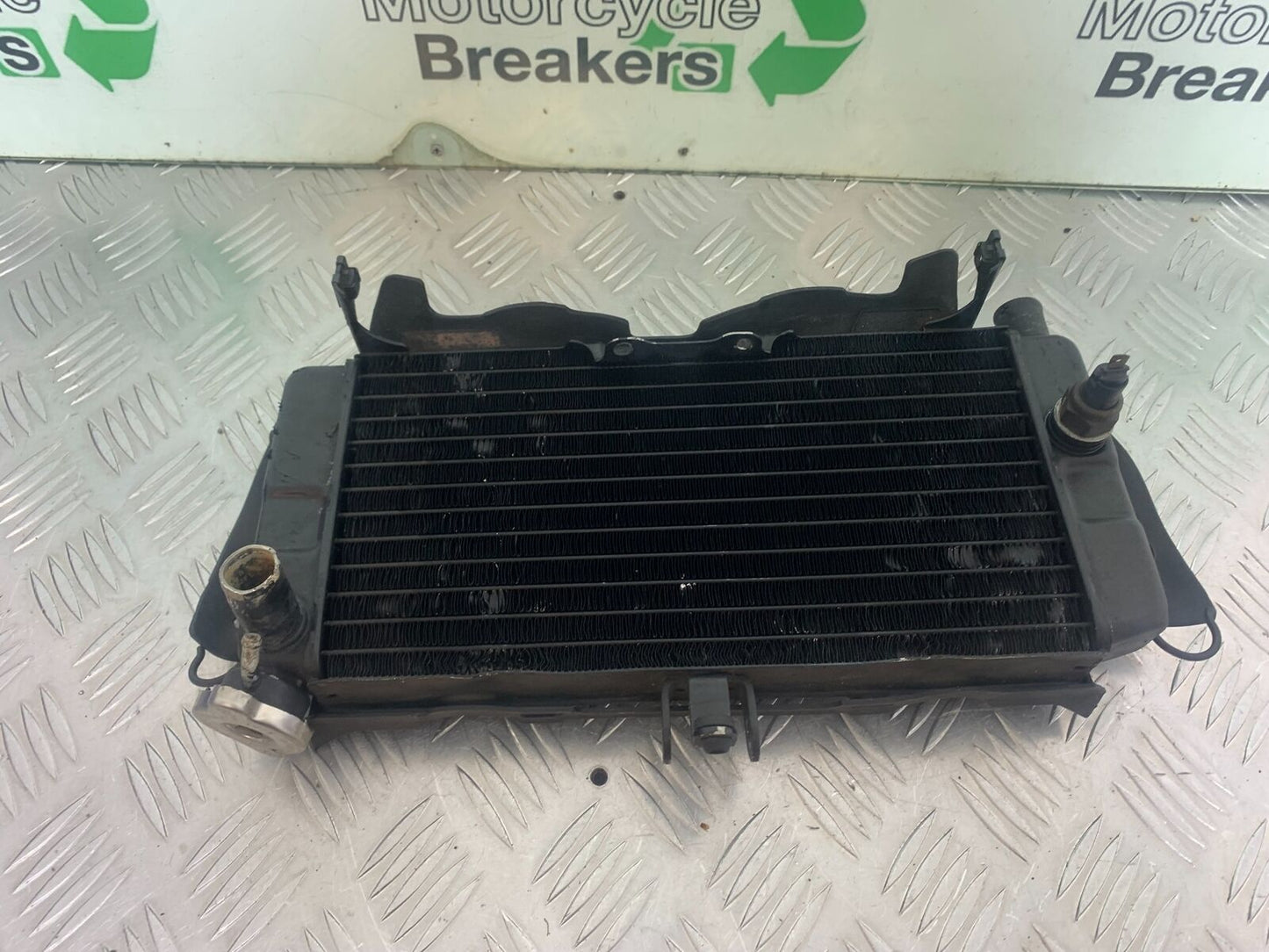 HONDA VFR400 VFR 400 NC21 RADIATOR   YEAR 1986-87 (CMB1043)