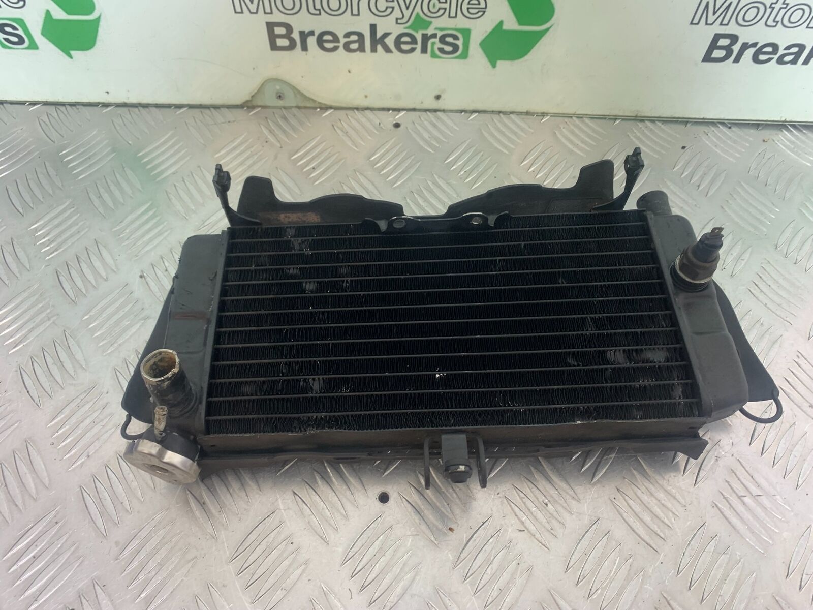 HONDA VFR400 VFR 400 NC21 RADIATOR   YEAR 1986-87 (CMB1043)
