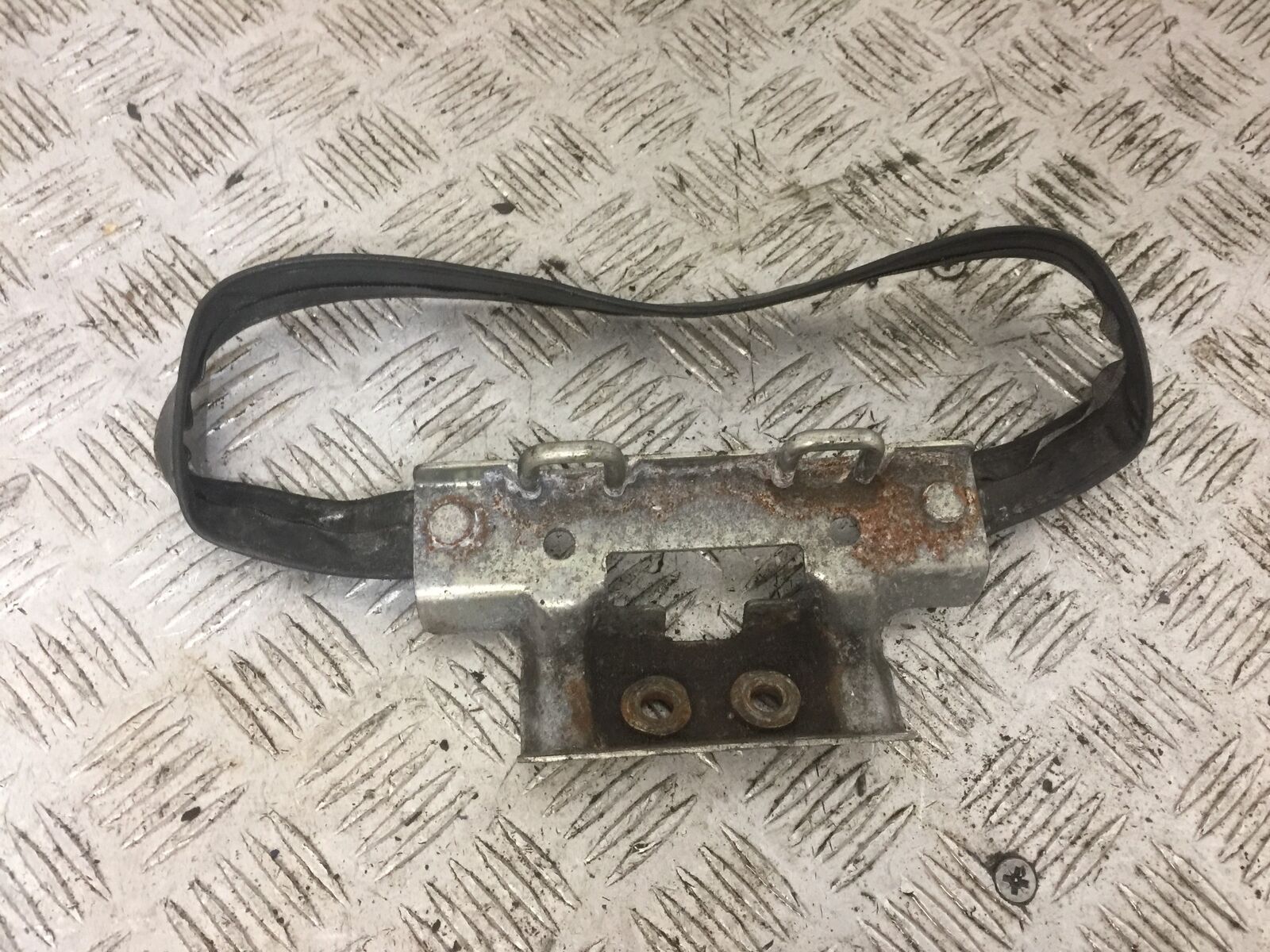 SUZUKI VLR1800 VLR 1800 STRAP YEAR 2010 (STOCK 815)