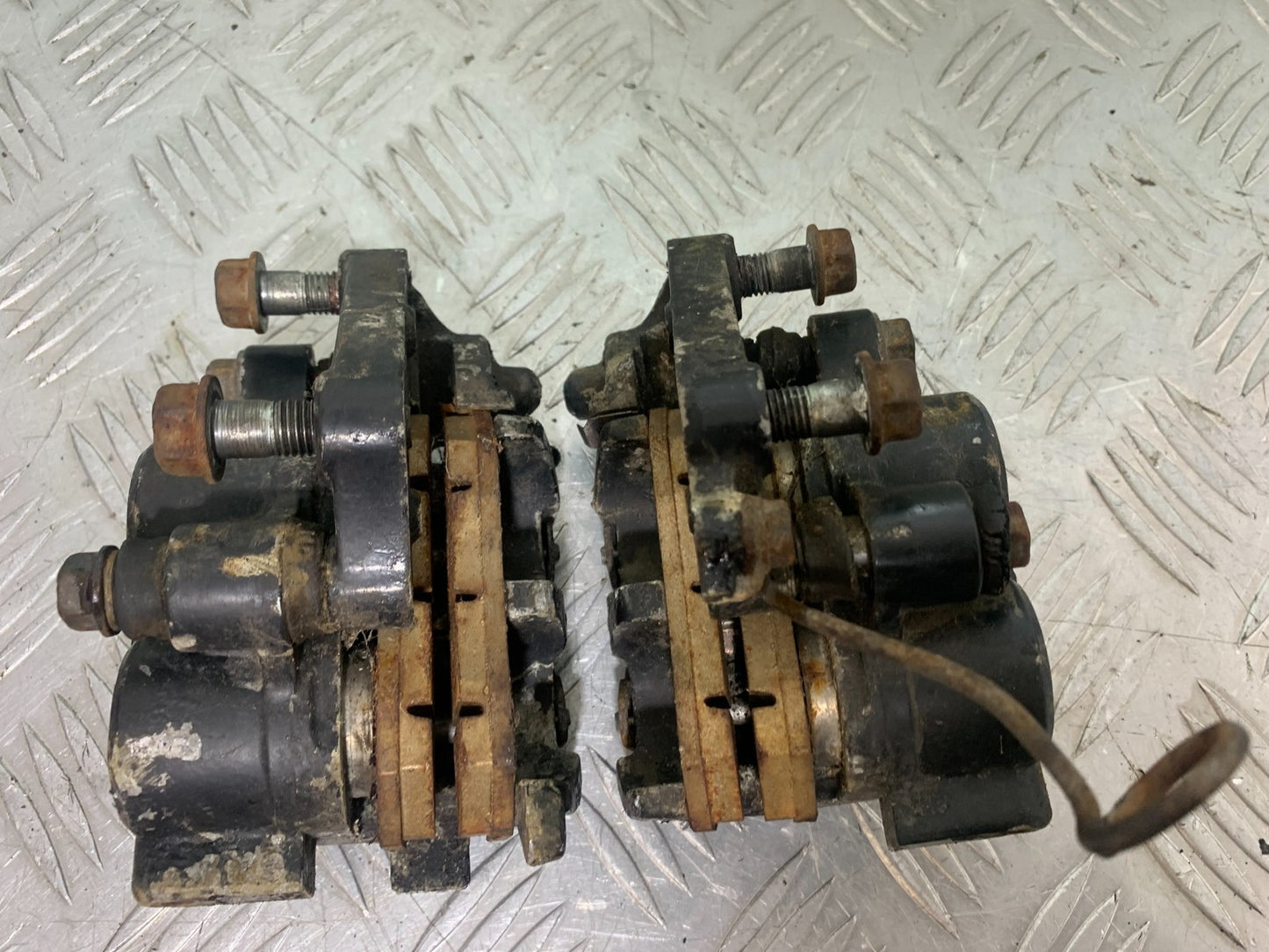 HONDA GL500 GL 500 SILVERWING FRONT BRAKE CALIPERS YEAR 1981-82 (CMB1168)