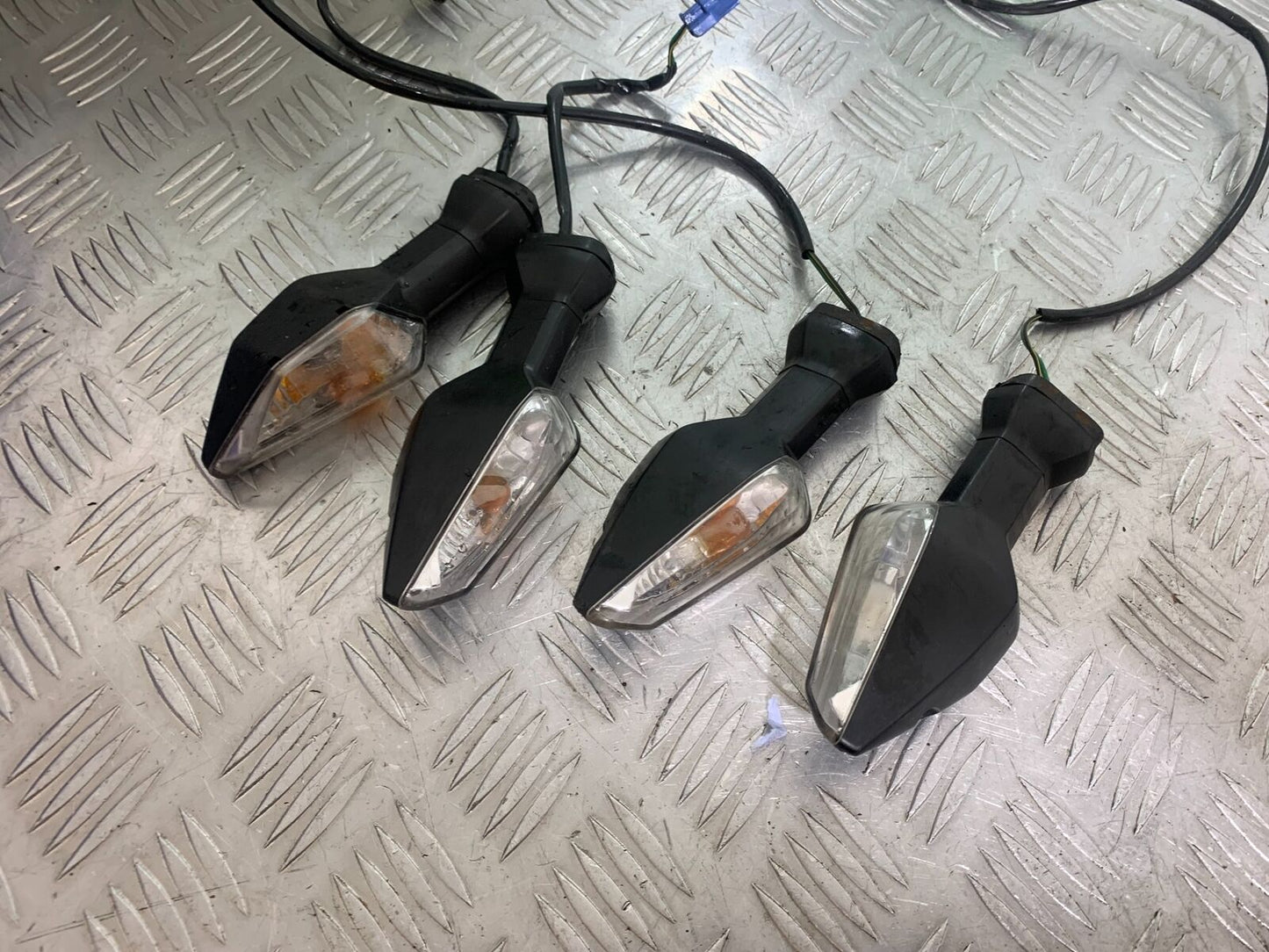 KAWASAKI Z650 ER650 KNFAN FRONT AND REAR INDICATORS  YEAR 2022-2024 (CMB1112)
