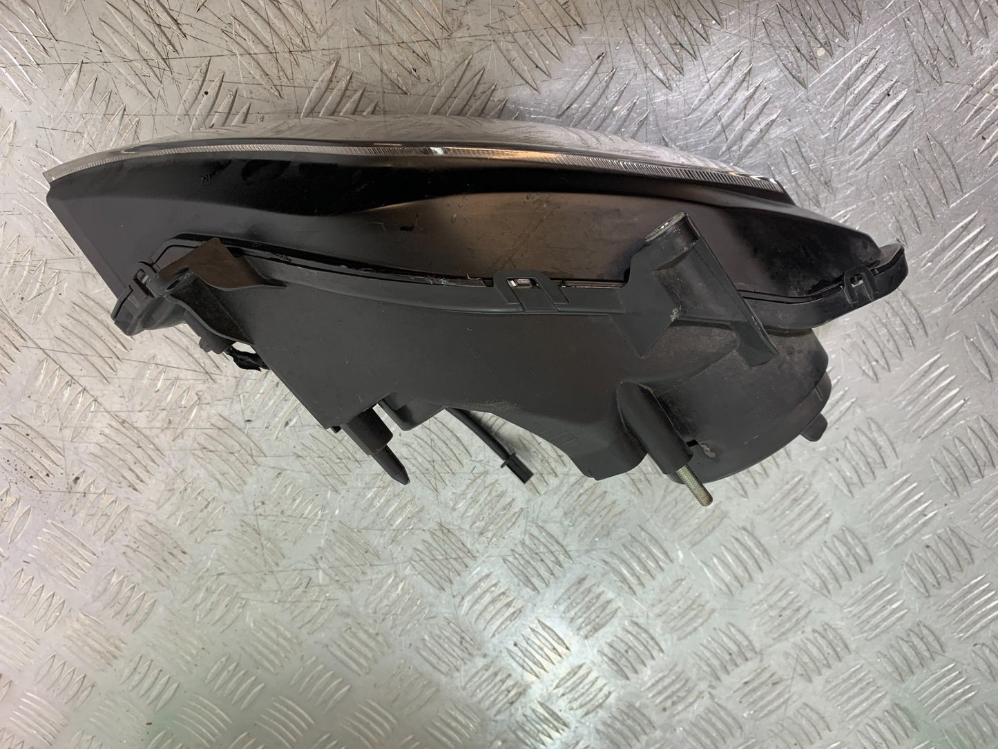 HONDA VFR800 VFR 800 V-TEC RIGHT HEADLIGHT   YEAR 2002 -09 (CMB1296)