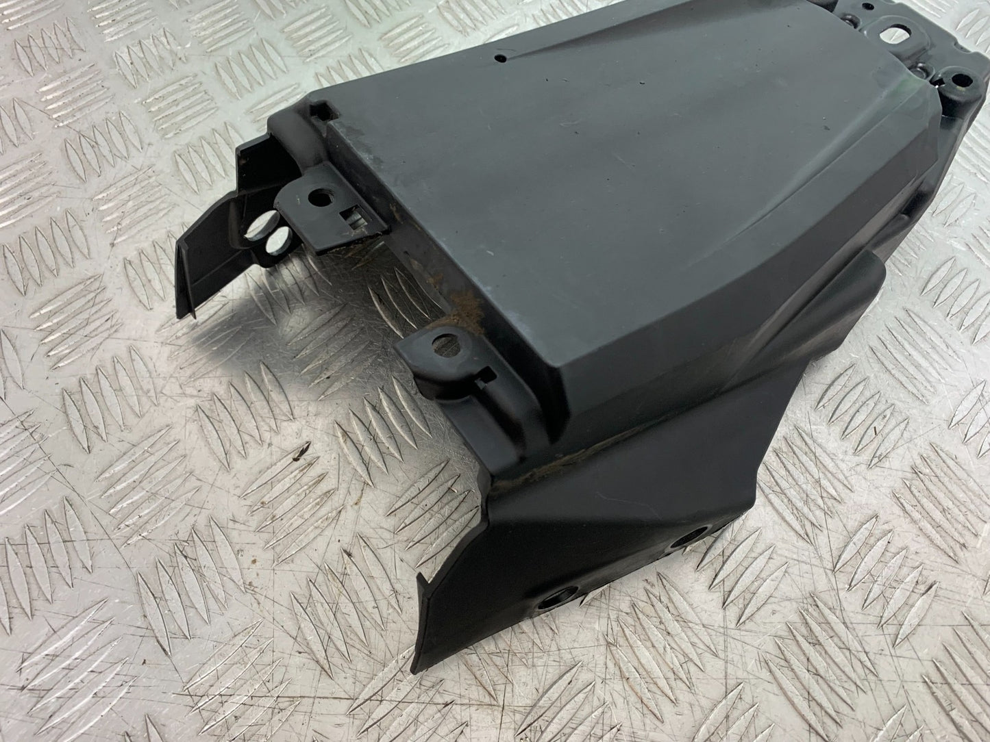 KTM DUKE 125 UNDERTRAY YEAR 2017-2022 (CMB1274)
