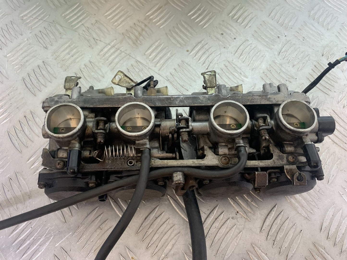 KAWASAKI Z750 ZR750 ZR-7S CARBS   YEAR 1999-05 (CMB1135)