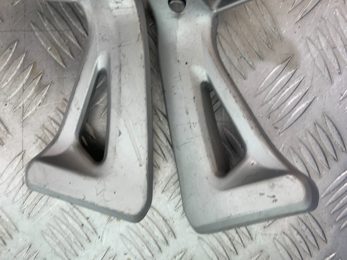 SUZUKI SV650 SV 650 mk1 REAR HANGERS AND PEGS   YEAR 1999-2002 (CMB1160)