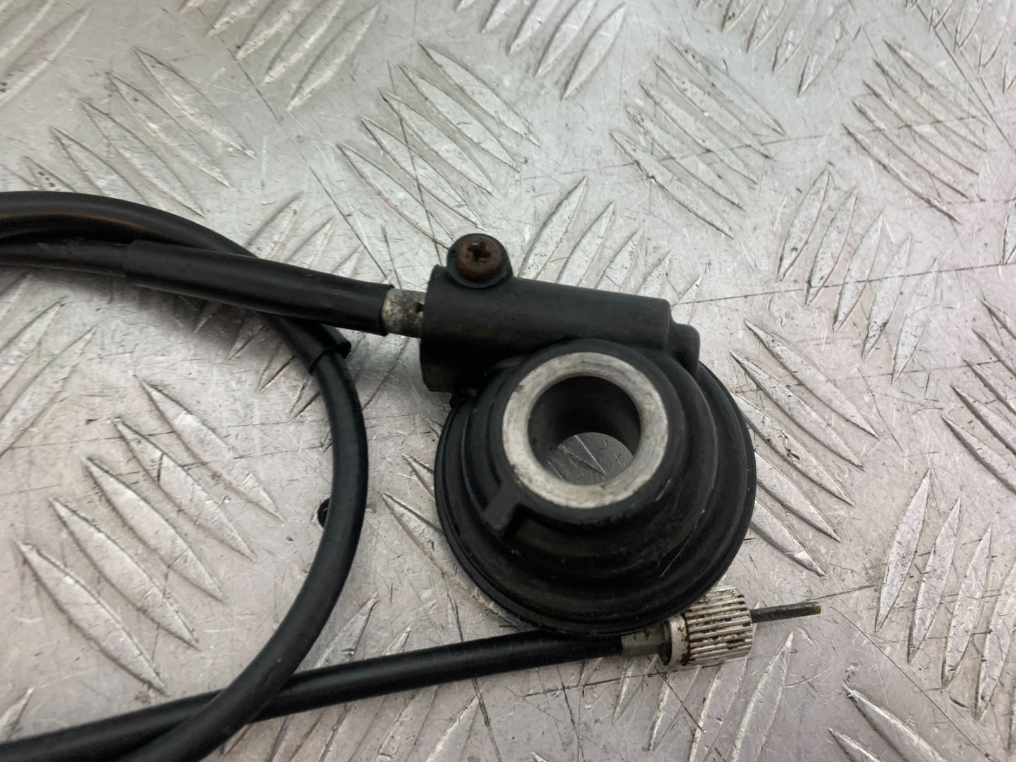 SUZUKI RF900 RF 900  SPEEDO DRIVE AND CABLE YEAR 1994-1999 CMB1326