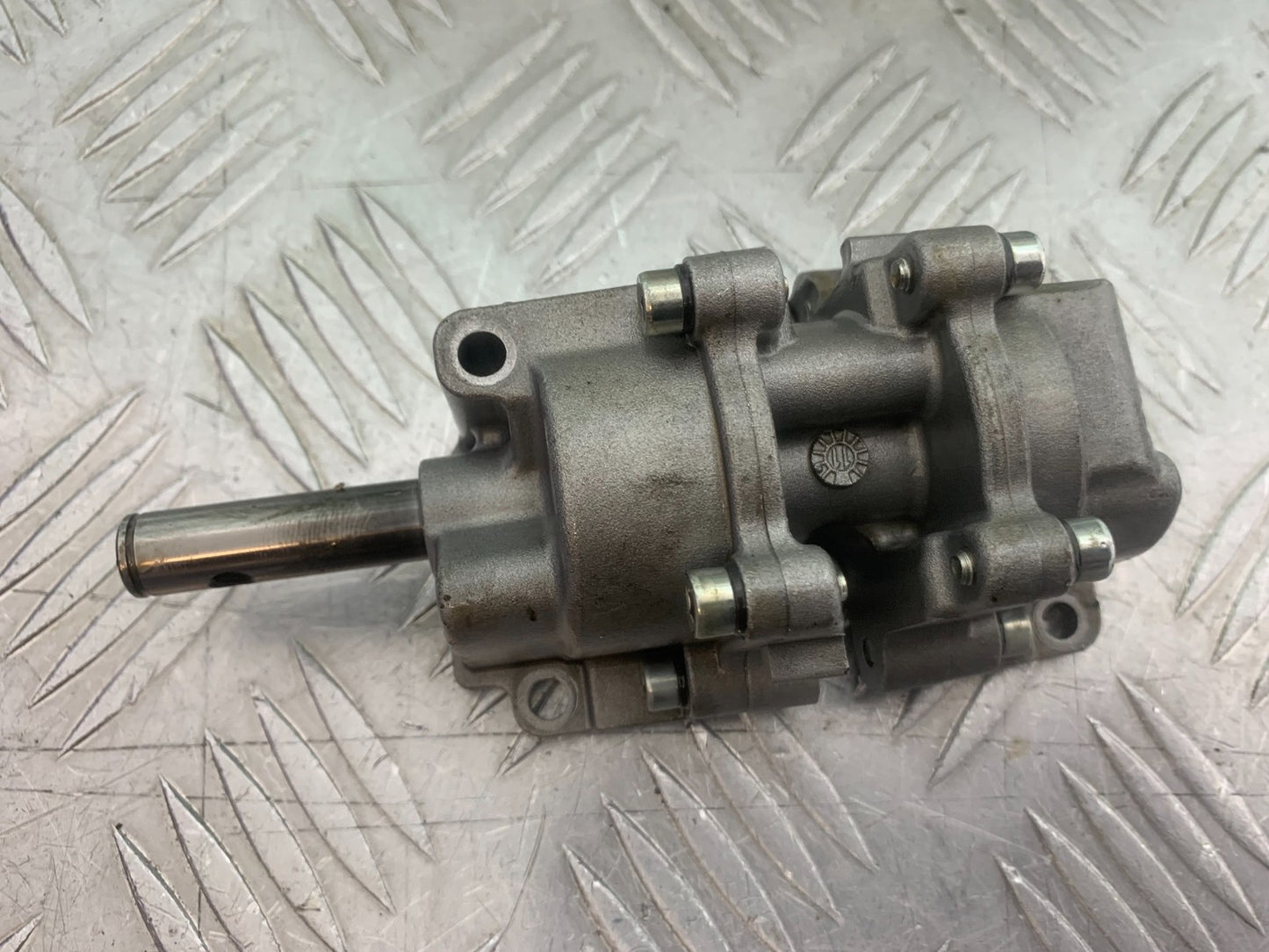 APRILIA RSV4 FACTORY OIL PUMP  YEAR 2009-2012 (CMB1224)