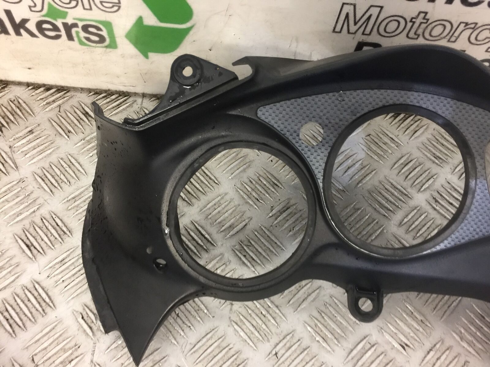 SUZUKI SV650 SV 650 CLOCK SURROUND  YEAR 1999 STOCK 417