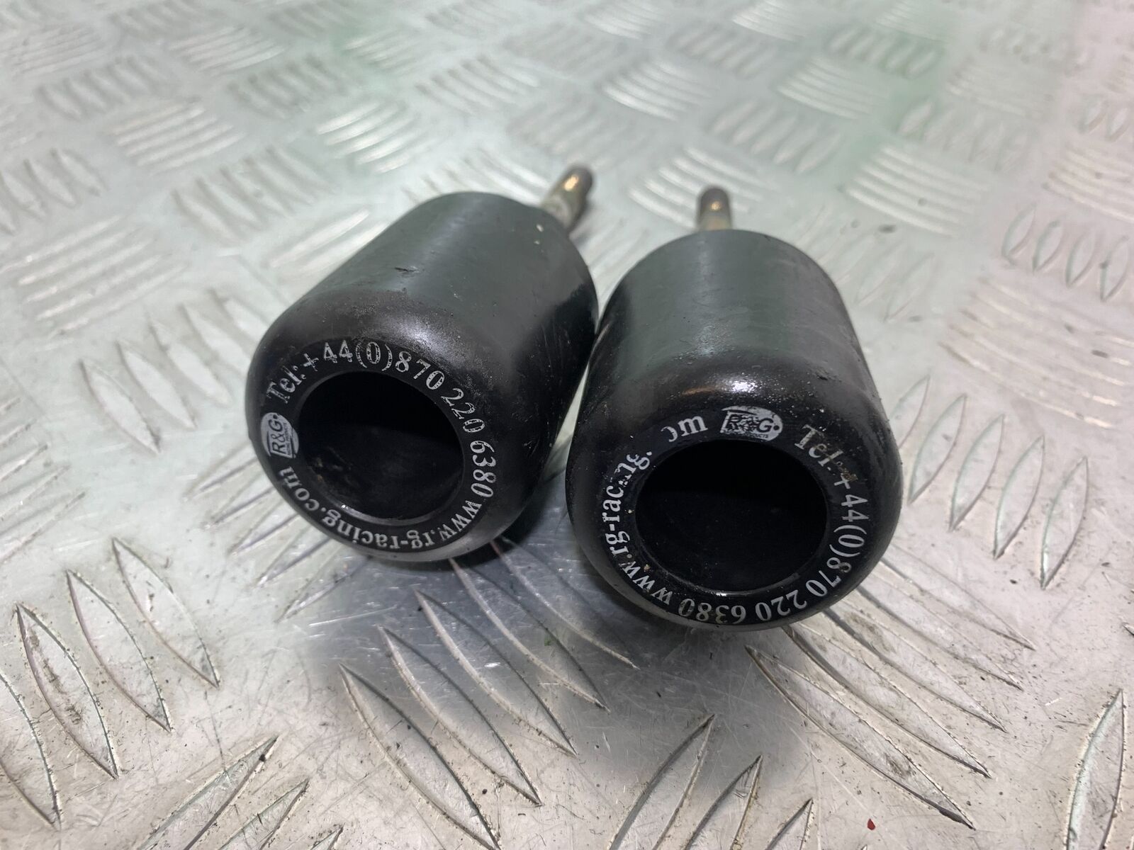 HONDA CBR1100 BLACKBIRD CRASH BOBBINS  YEAR 1999-2005  (CMB1103)