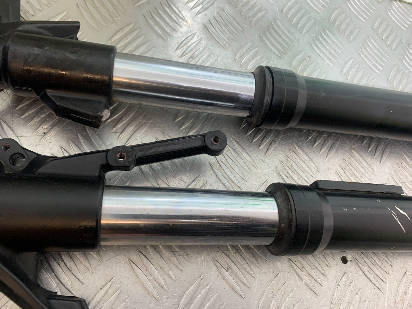DUCATI 937 MONSTER FORKS (DAMAGED) YEAR 2021-2024 (CMB1270)