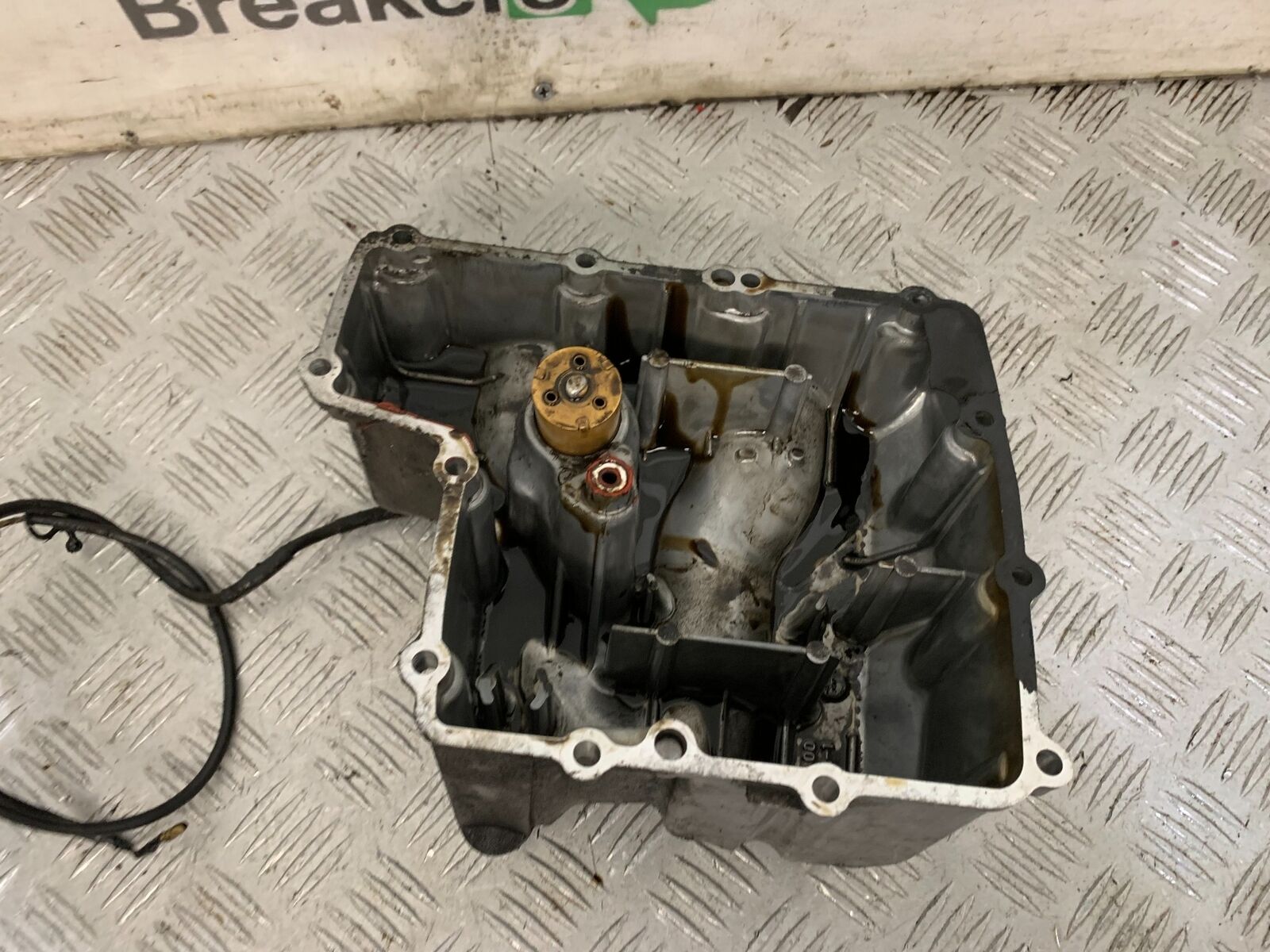 YAMAHA R6 5EB SUMP  YEAR 1999-2002 (STOCK 823)
