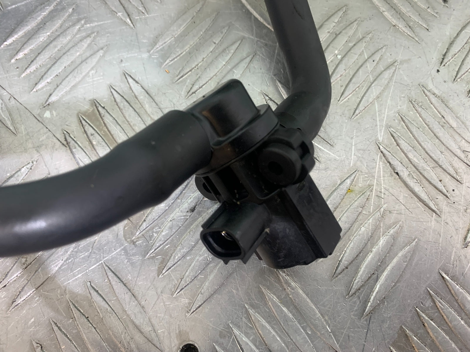 TRIUMPH TRIDENT 660 AIR VALVES YEAR 2021-2024 (CMB1148)
